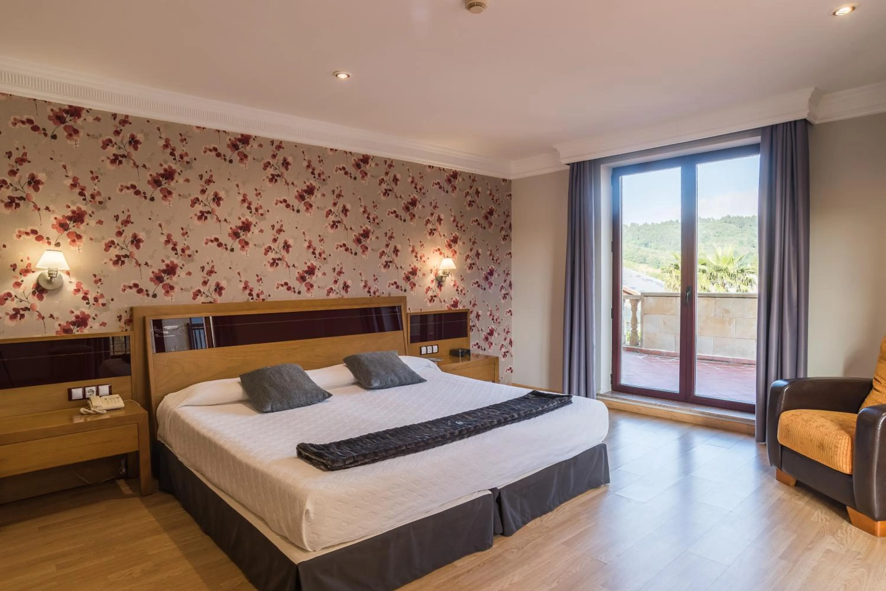 Bed in Hotel Spa Villa Pasiega