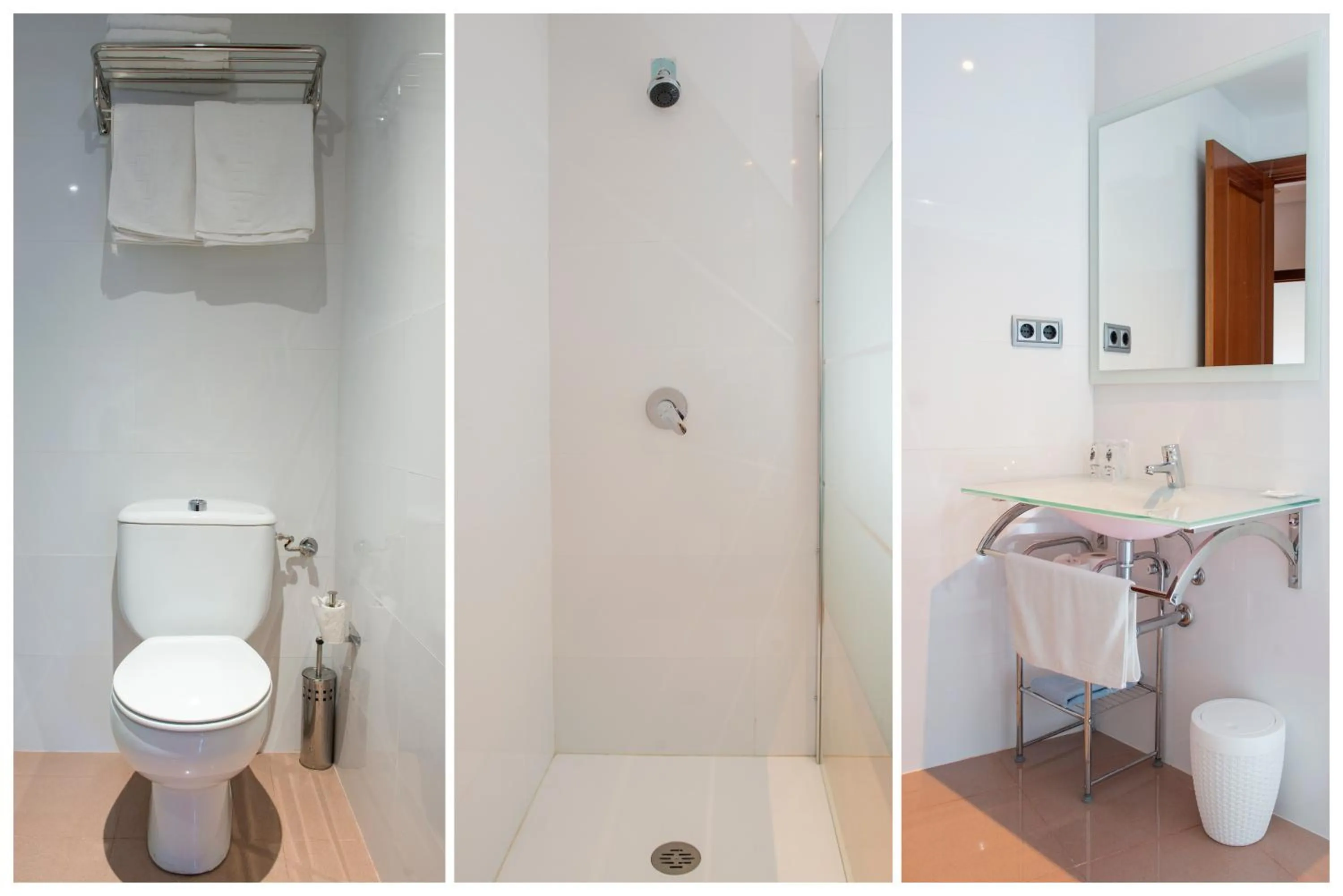 Bathroom in Hostal Sol