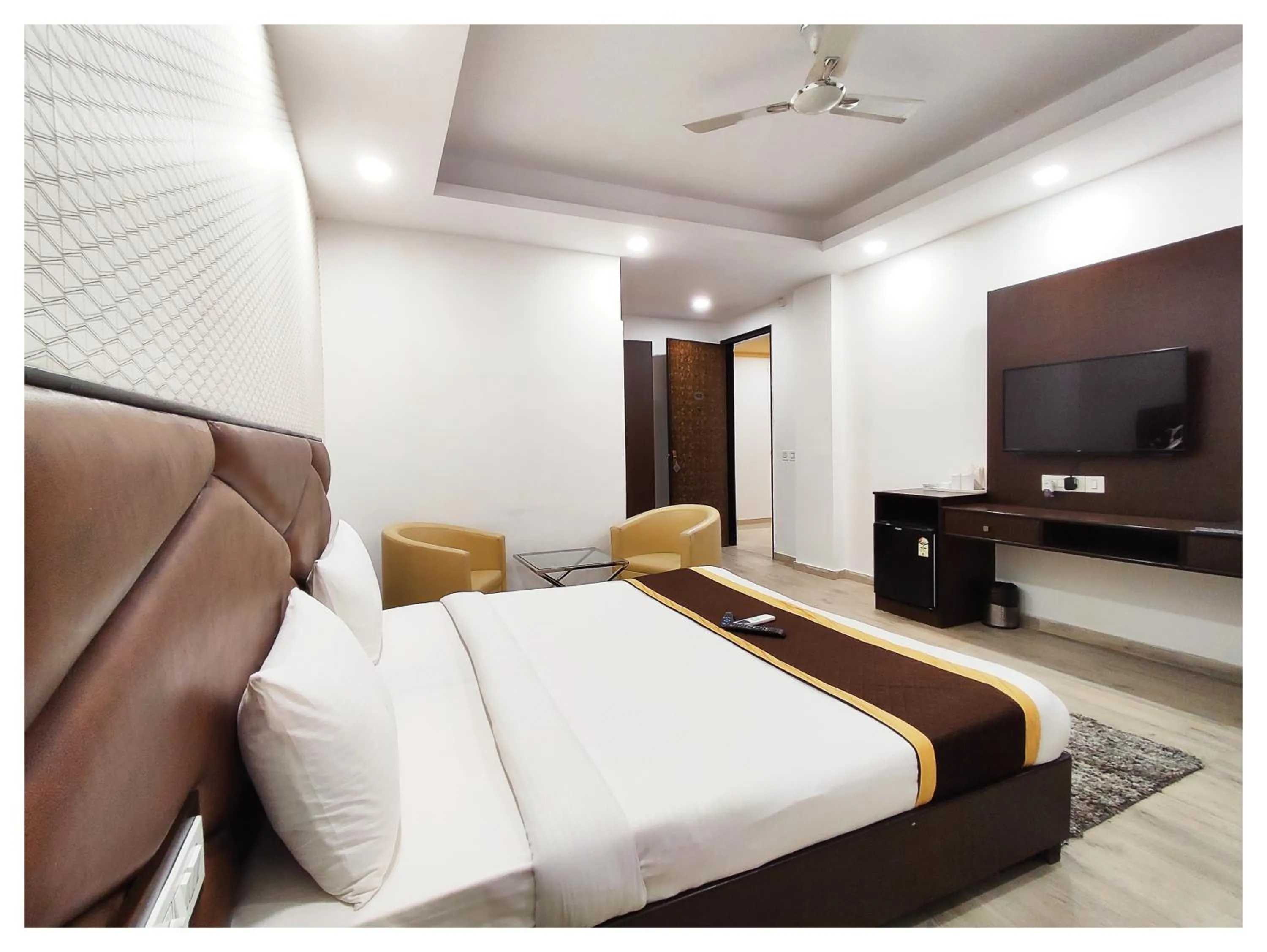 Bedroom in Hotel Sai Village Gurgaon