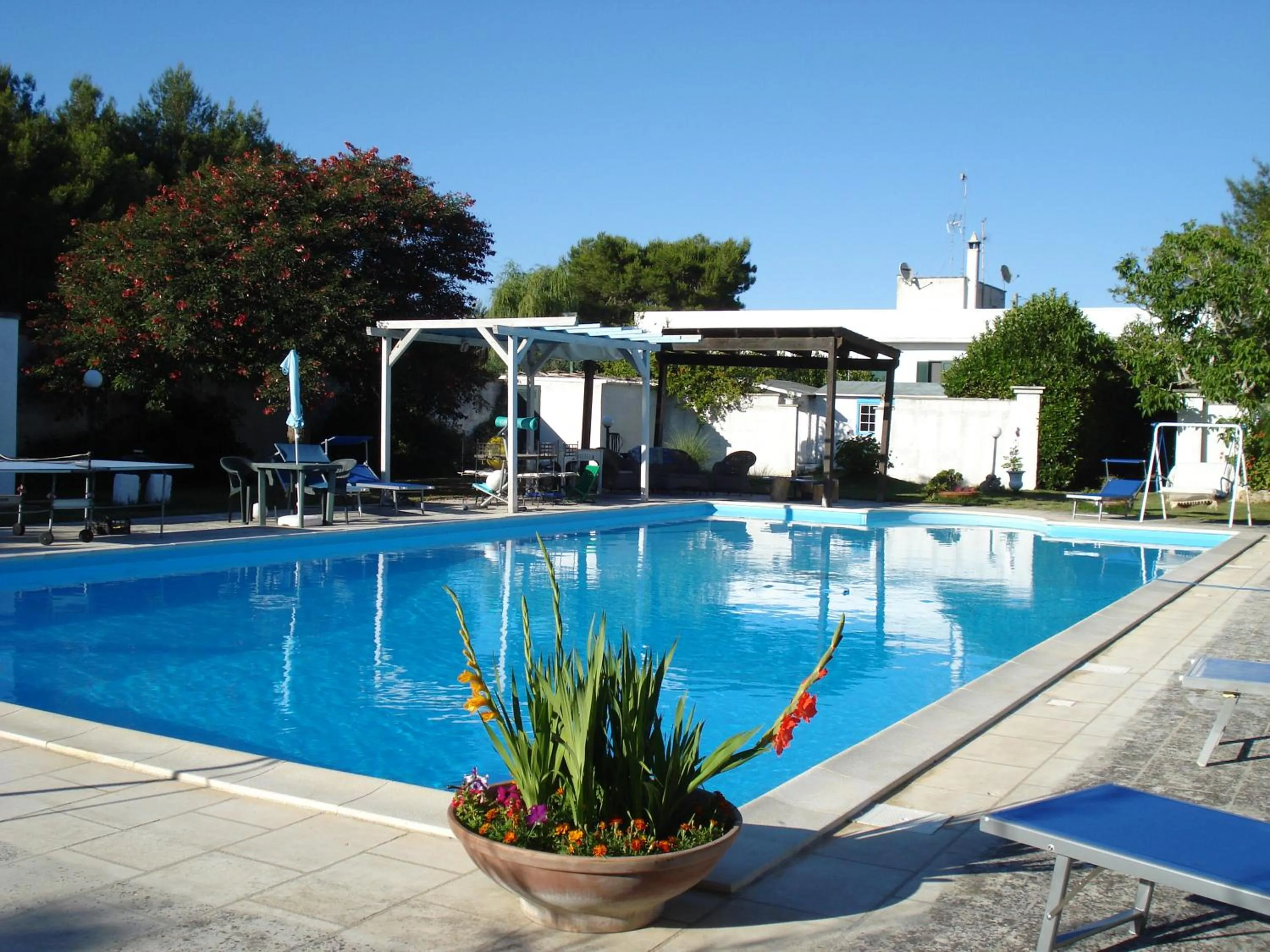 Swimming pool in Breezes B&B
