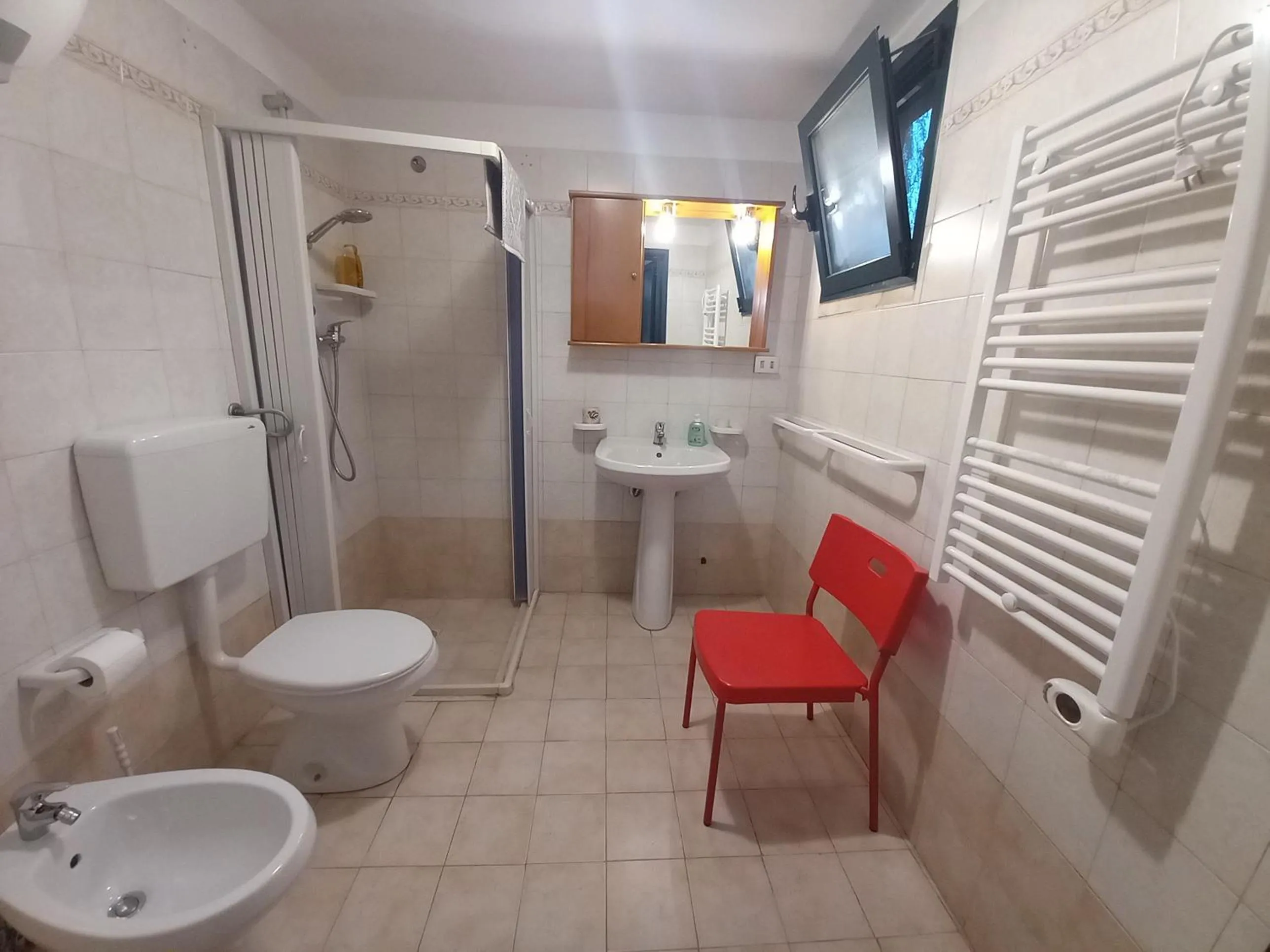 Shower in Breezes B&B