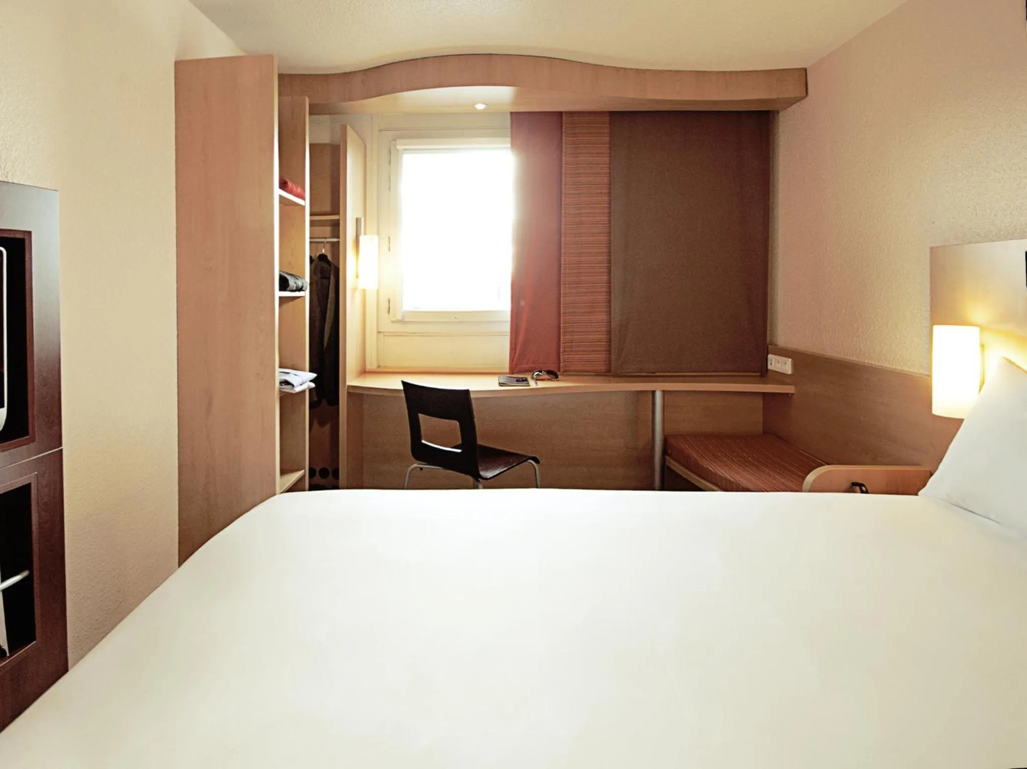 Photo of the whole room, Bed in Hotel ibis Braga