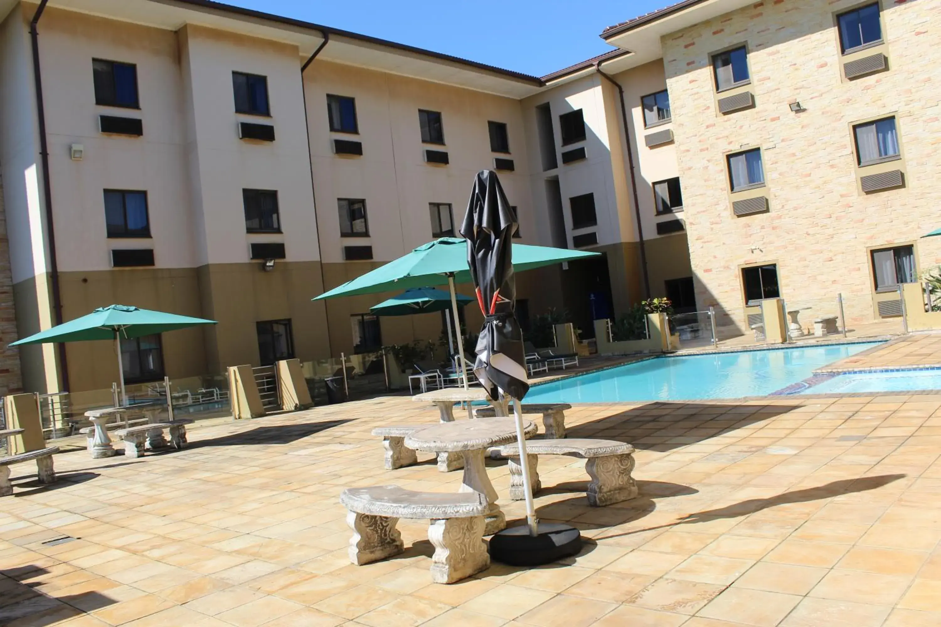 Swimming pool in Hampshire Hotel - Ballito Swimming pool in Hampshire Hotel - Ballito