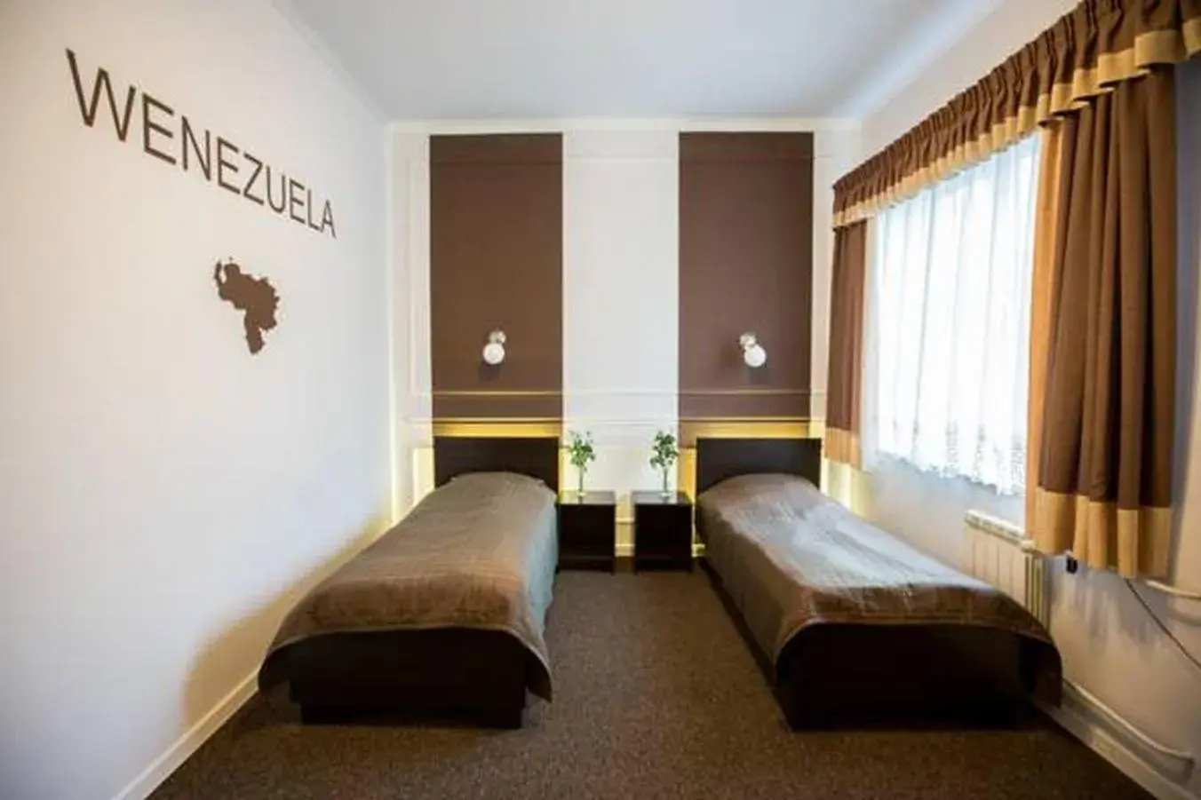 Twin Room in Hotel Granada Twin Room in Hotel Granada