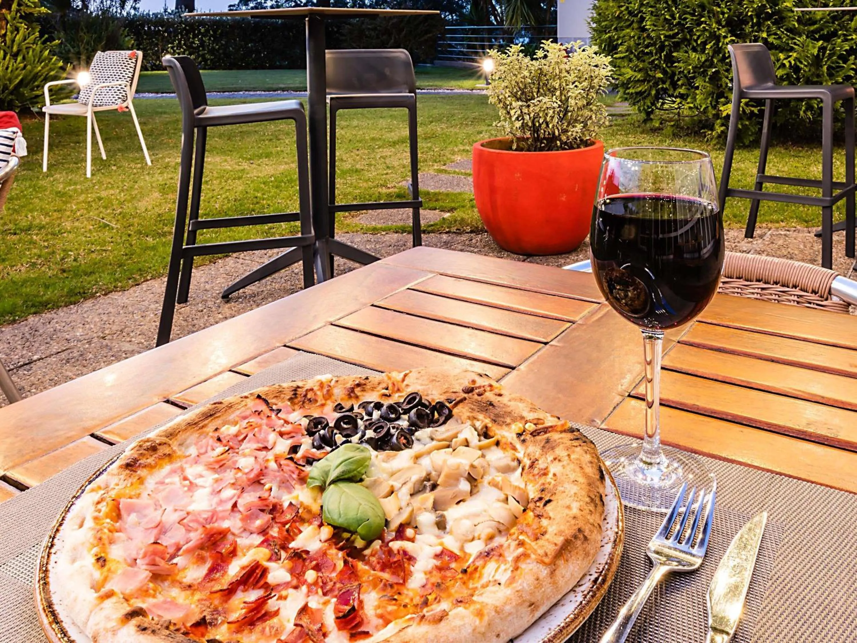 Restaurant/places to eat in Hotel ibis Porto Gaia