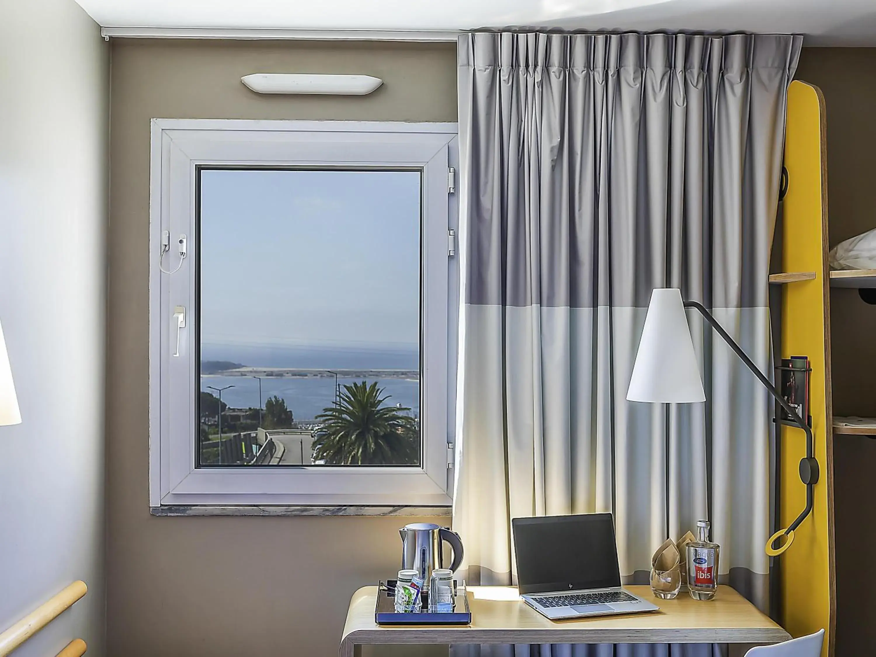 Superior Double Room with Sea or River View in Hotel ibis Porto Gaia Superior Double Room with Sea or River View in Hotel ibis Porto Gaia