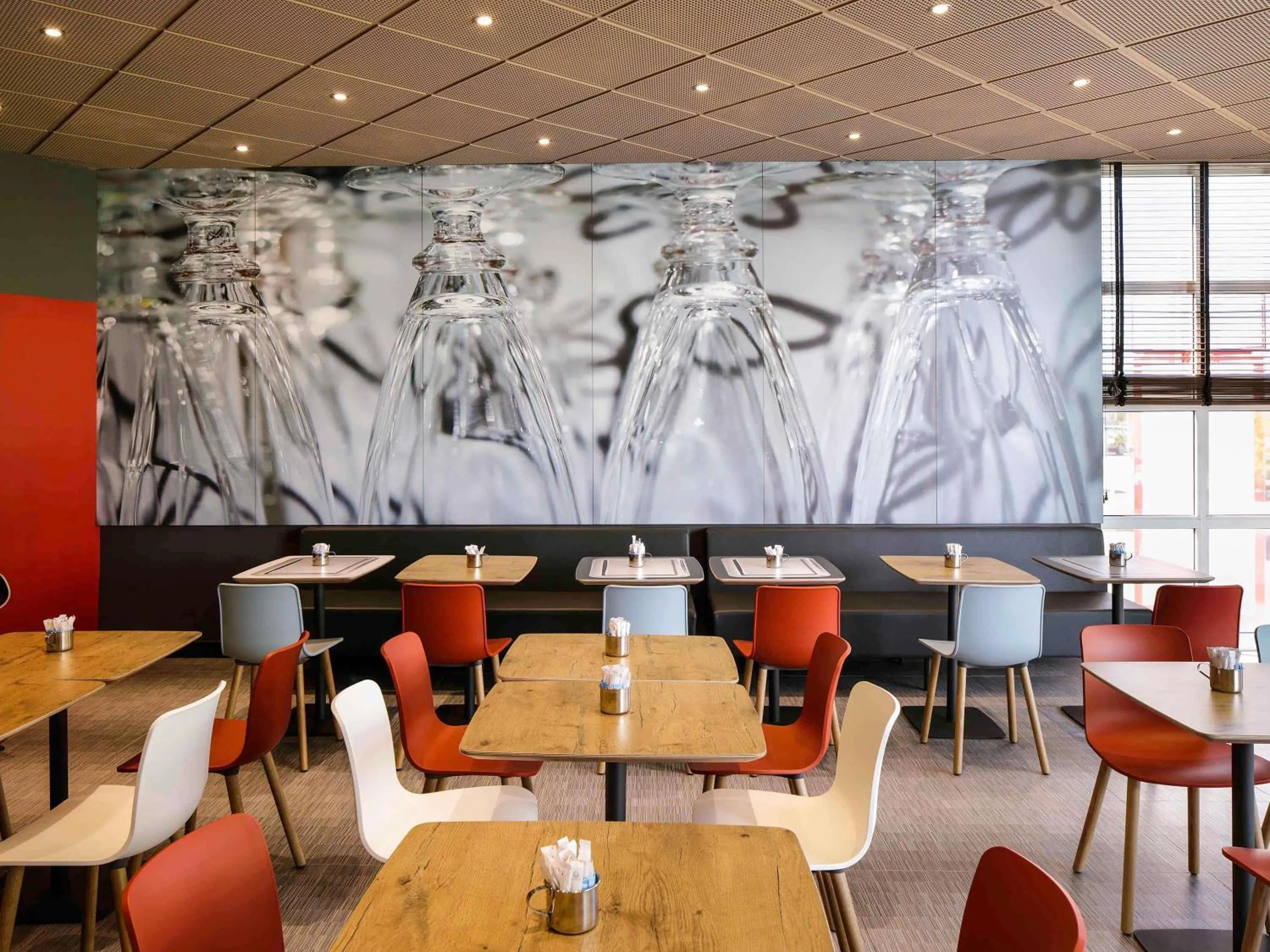 Restaurant/places to eat in Hotel ibis Porto Gaia