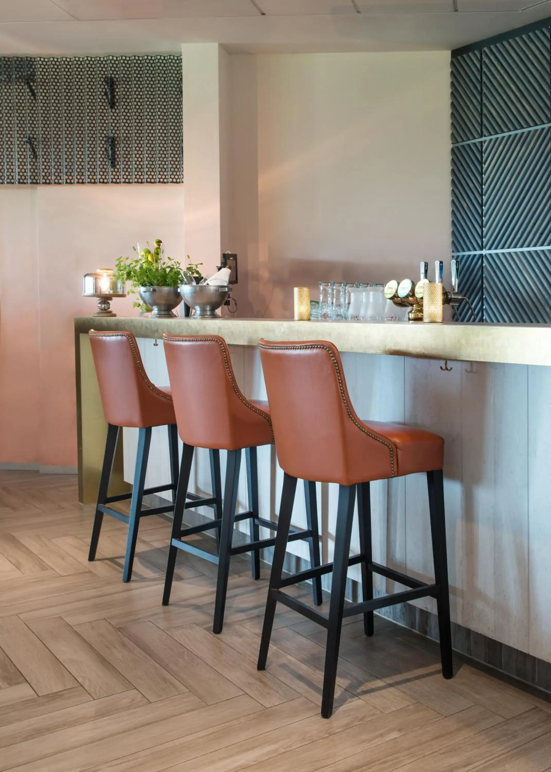 Lounge or bar in Quality Hotel Skjærgården Lounge or bar in Quality Hotel Skjærgården