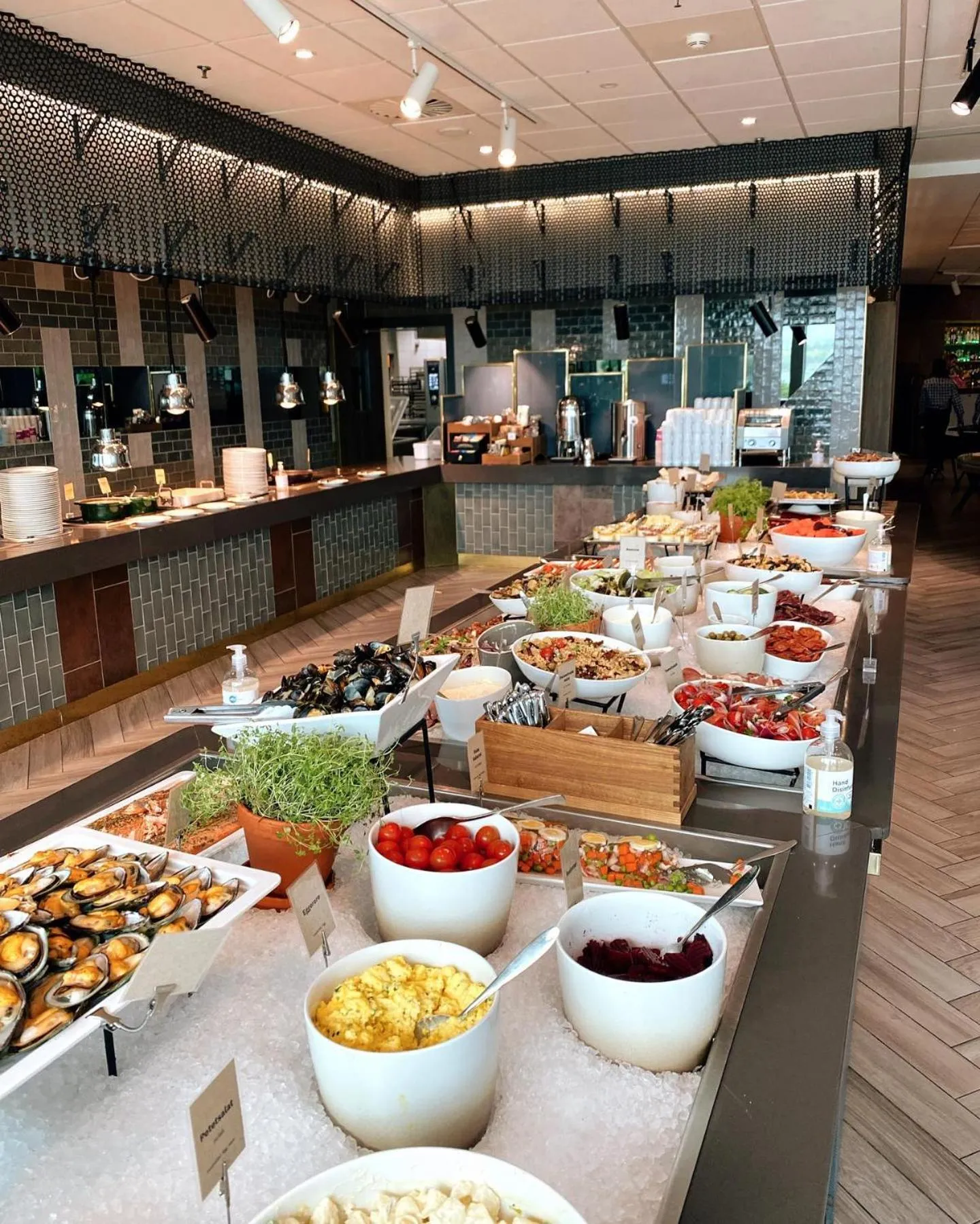 Breakfast in Quality Hotel Skjærgården