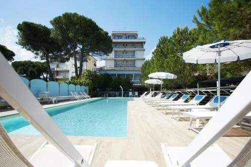 Miriam Hotel & Residence