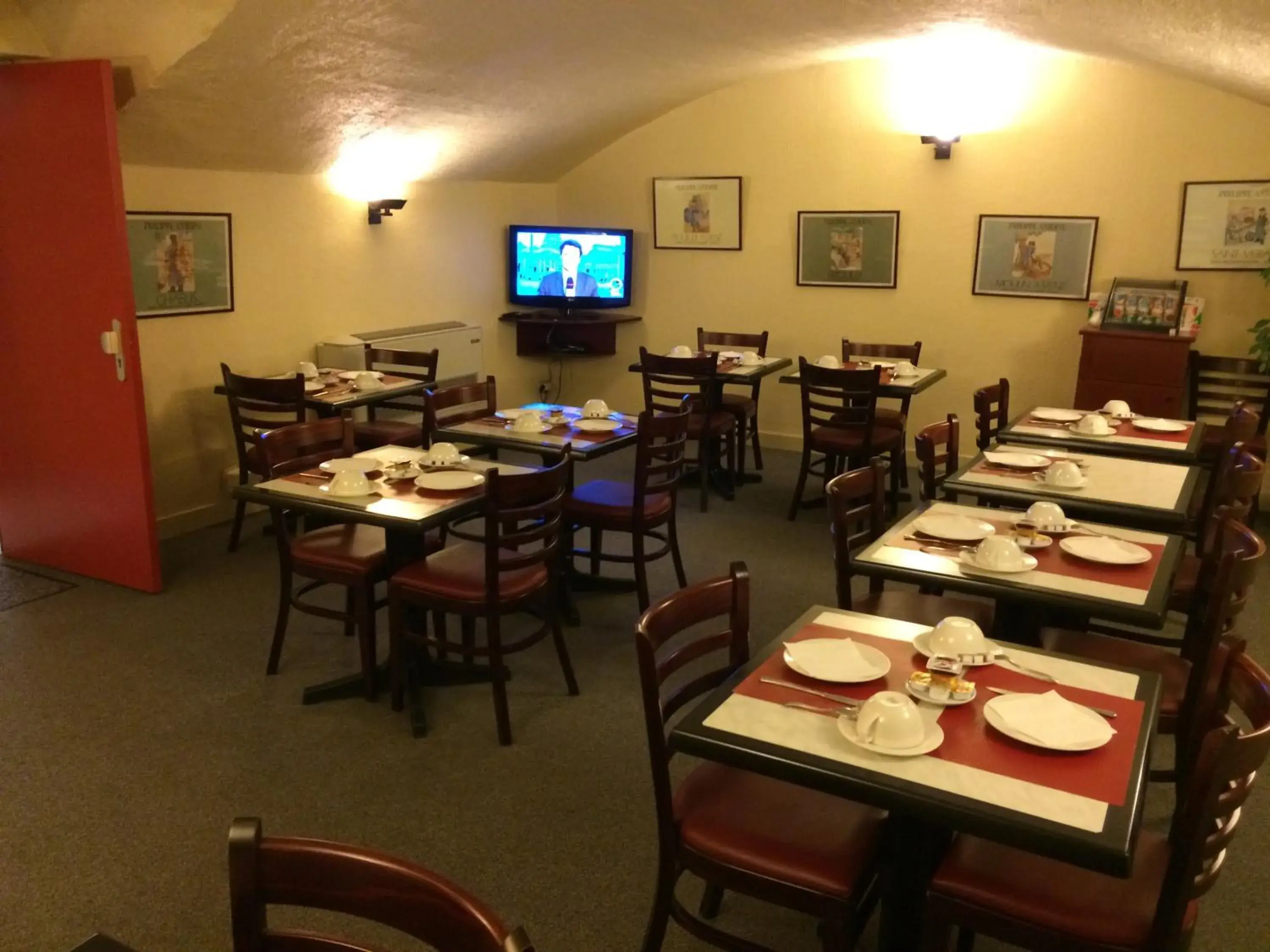 Restaurant/places to eat in Hotel Elysée Restaurant/places to eat in Hotel Elysée