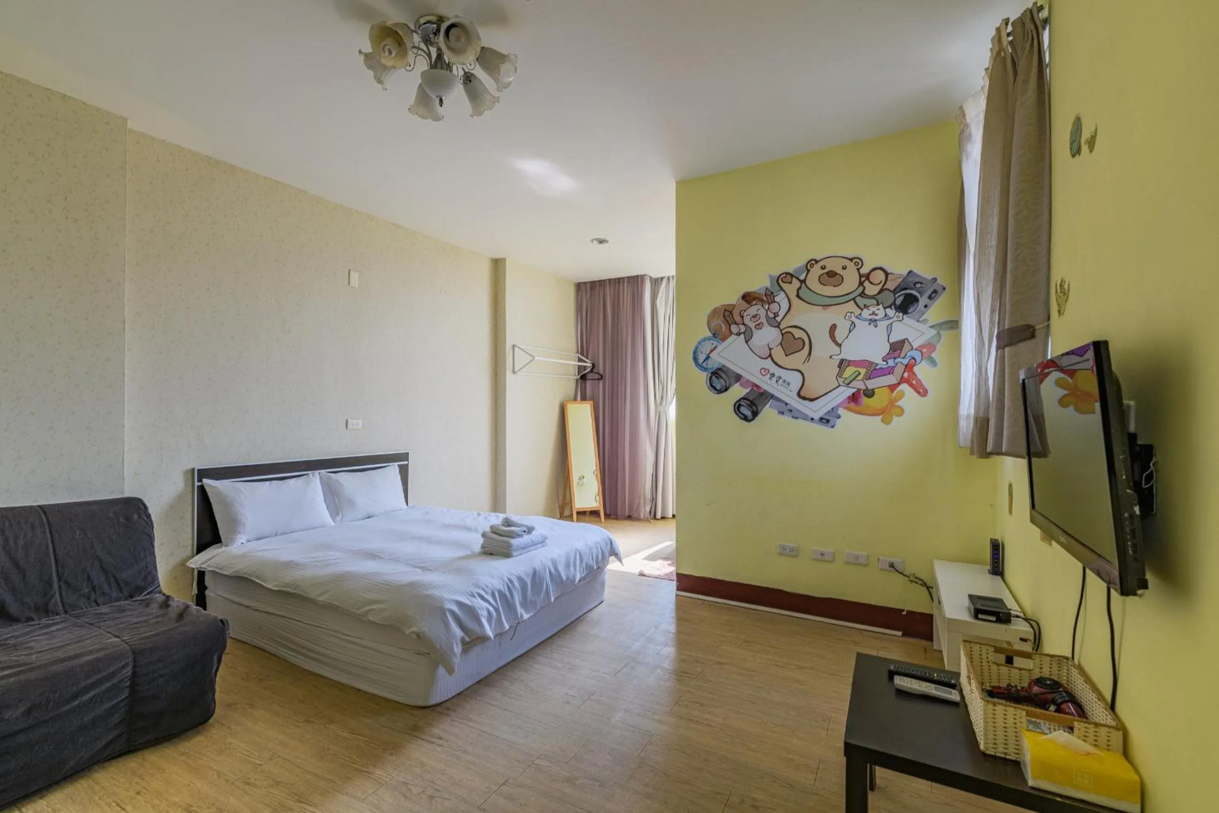 People, Bed in Fengjia Love I Hostel