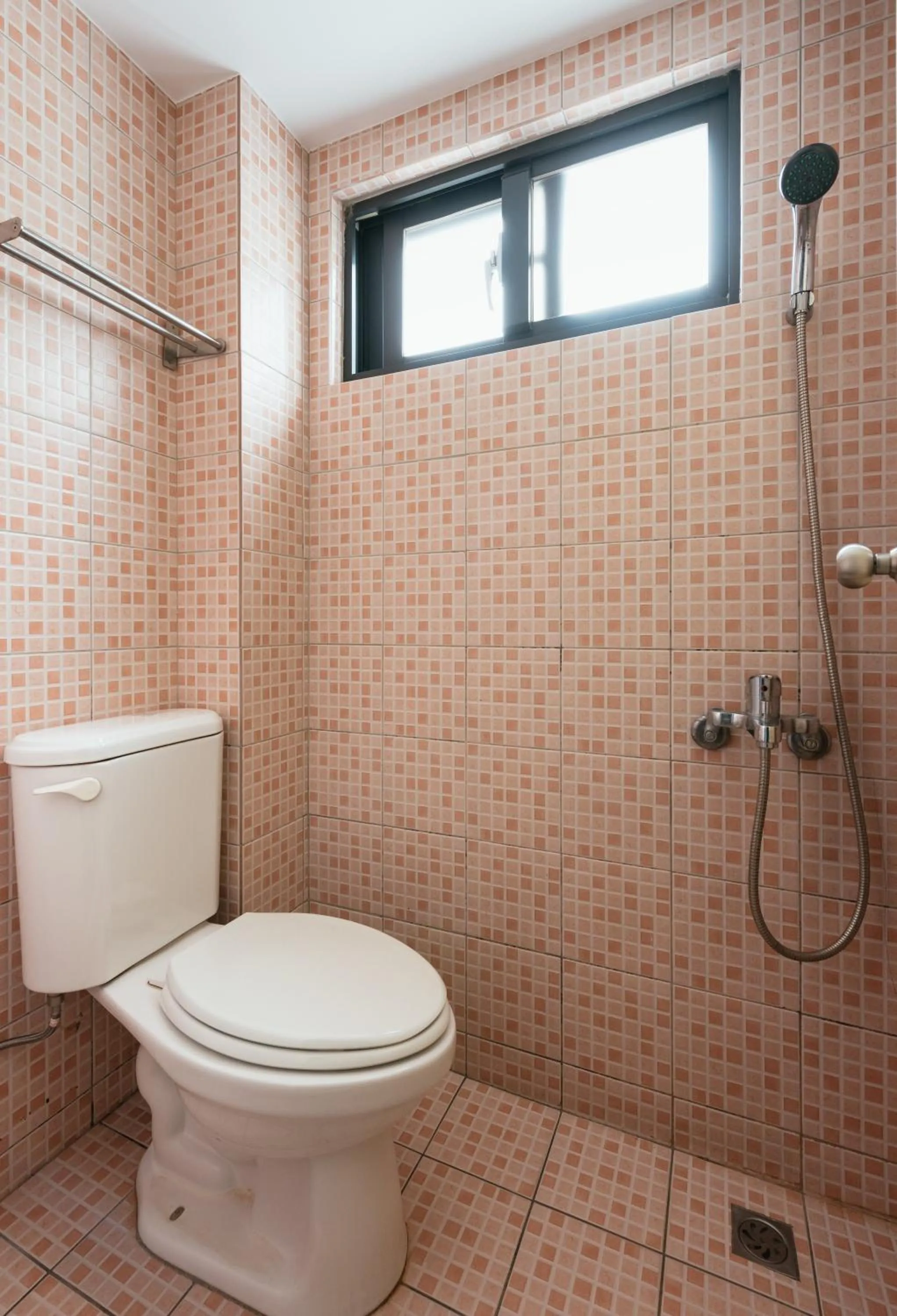 Shower in Fengjia Love I Hostel