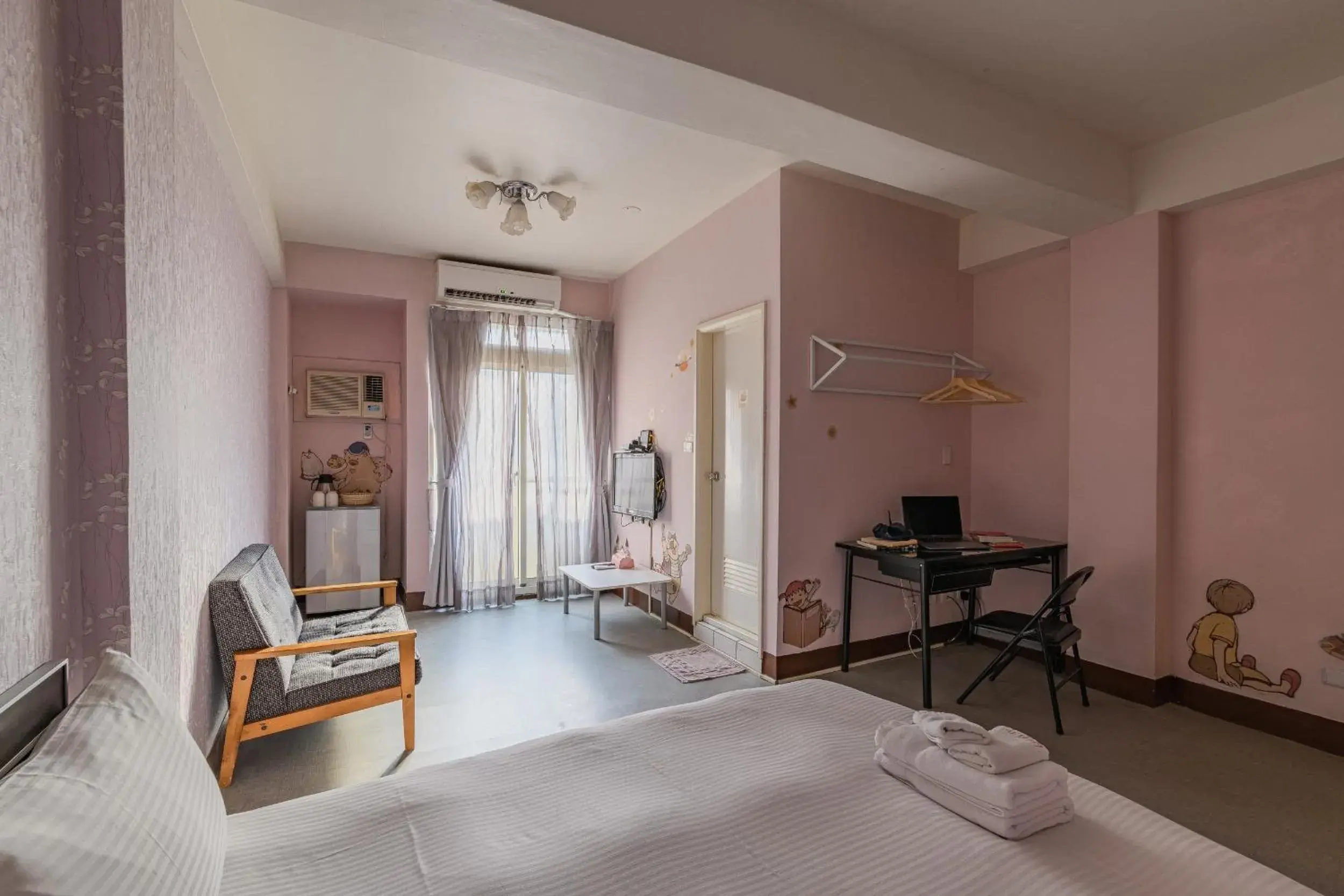 Double Room with Balcony in Fengjia Love I Hostel Double Room with Balcony in Fengjia Love I Hostel