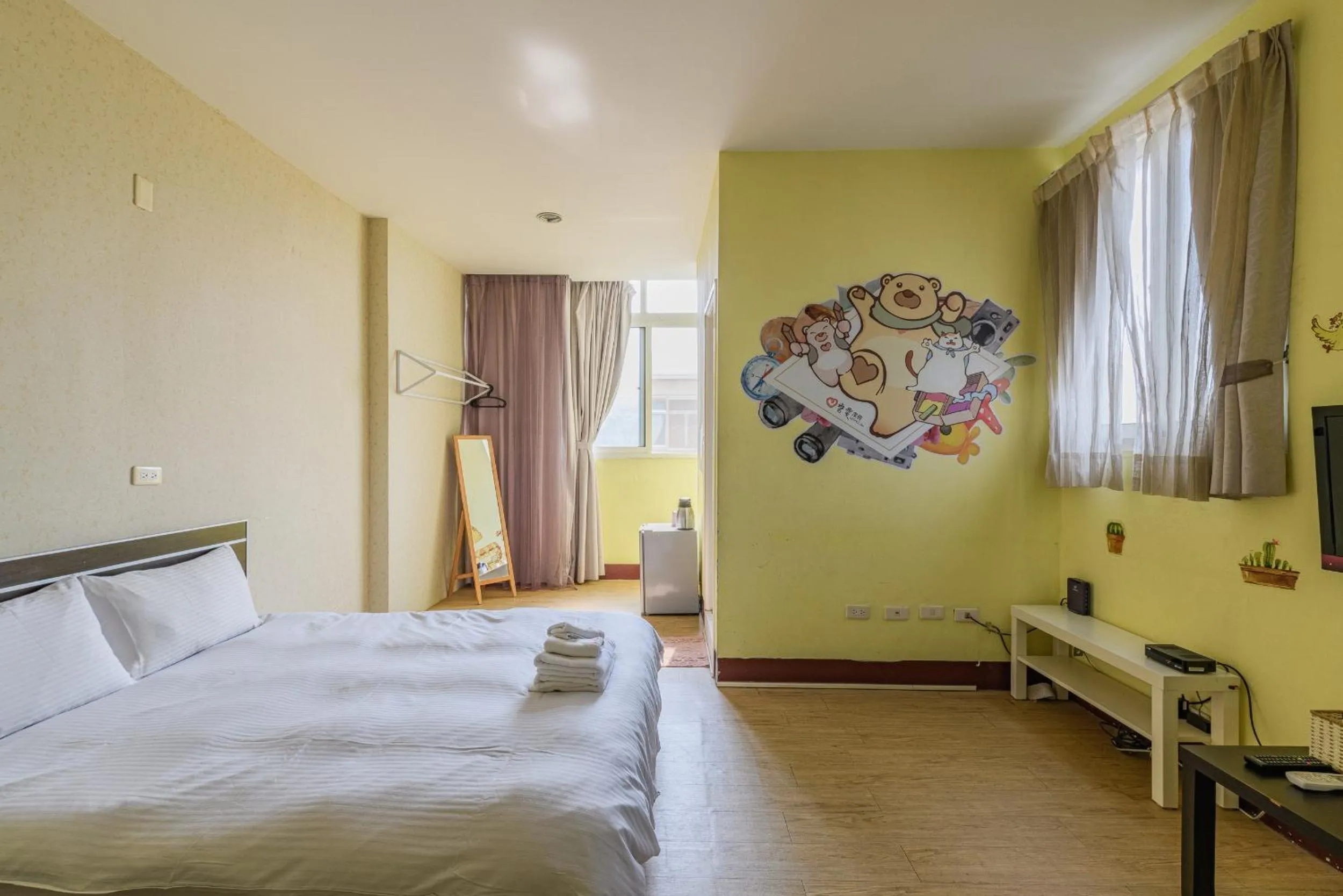 People, Bed in Fengjia Love I Hostel