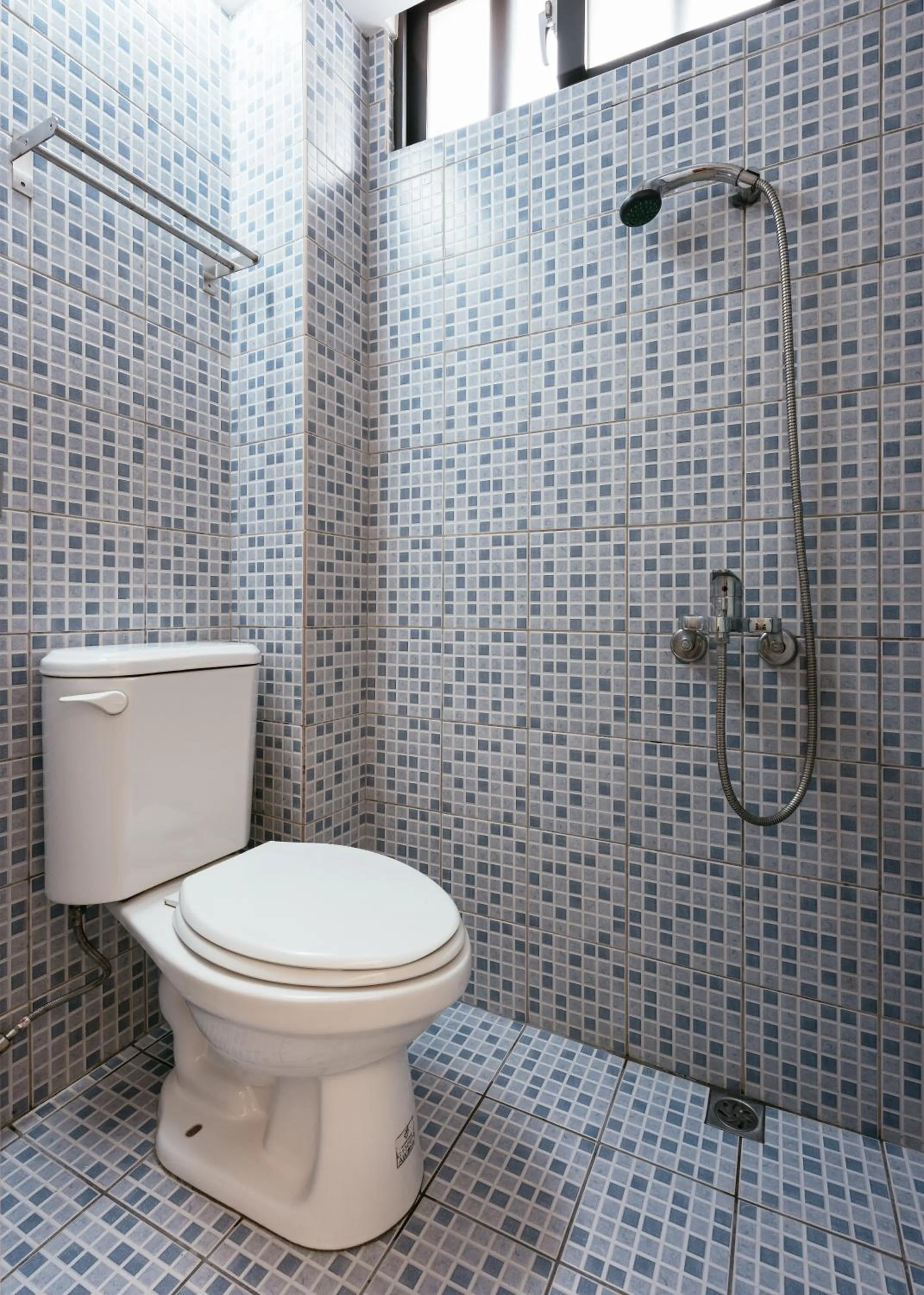 Shower in Fengjia Love I Hostel