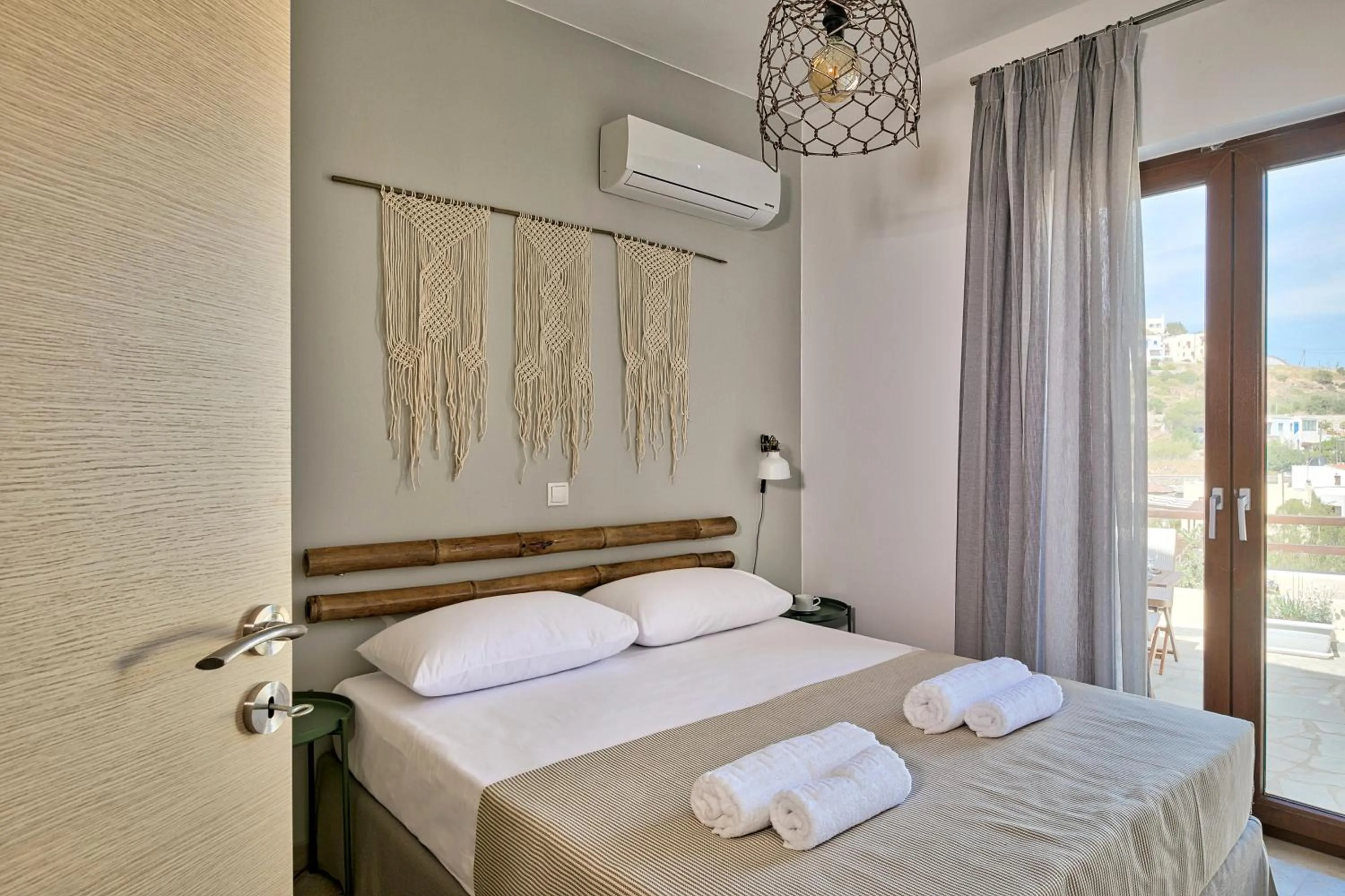 Bedroom, Bed in Syra Suites
