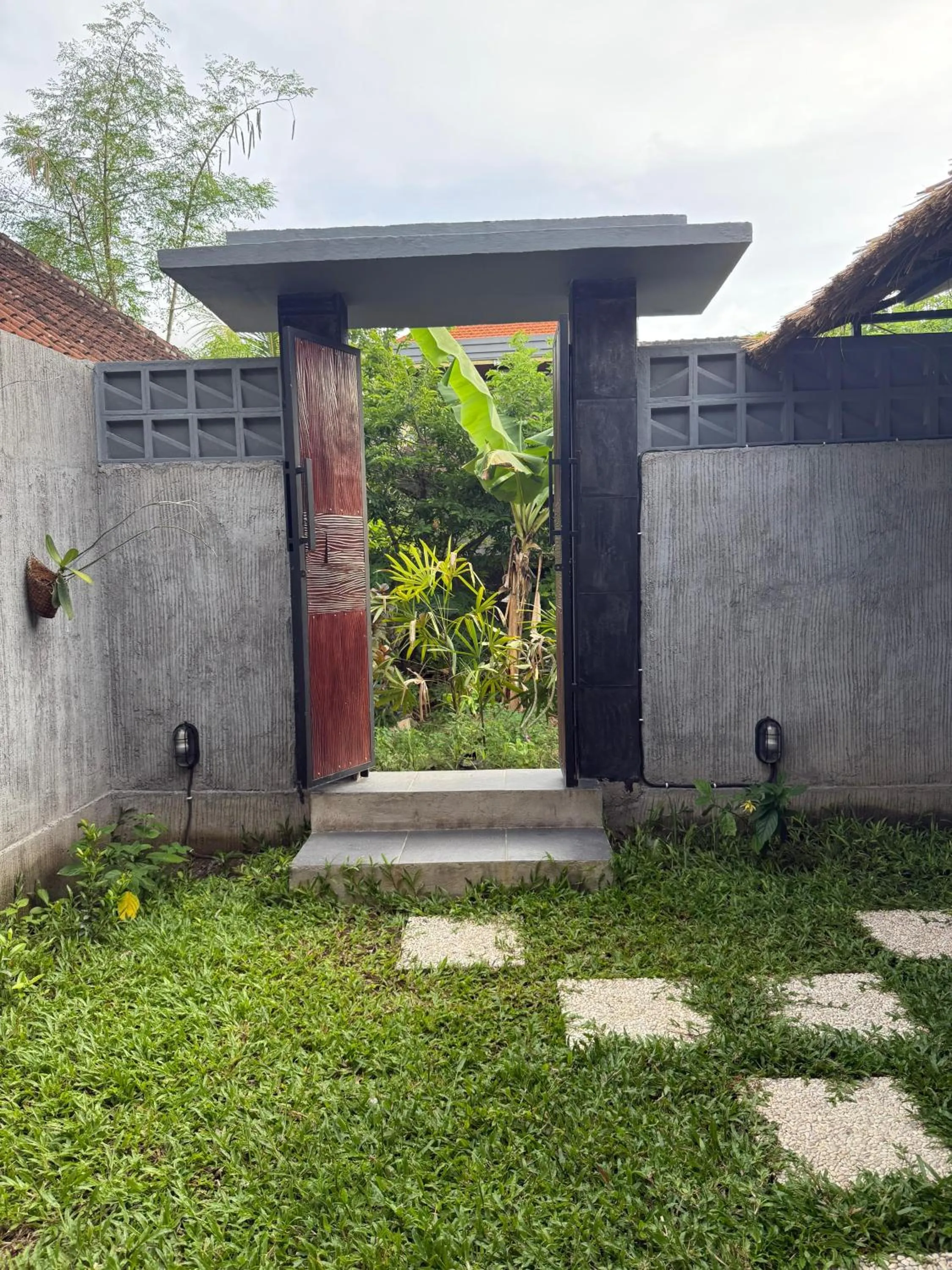 Garden view in Willy Homestay