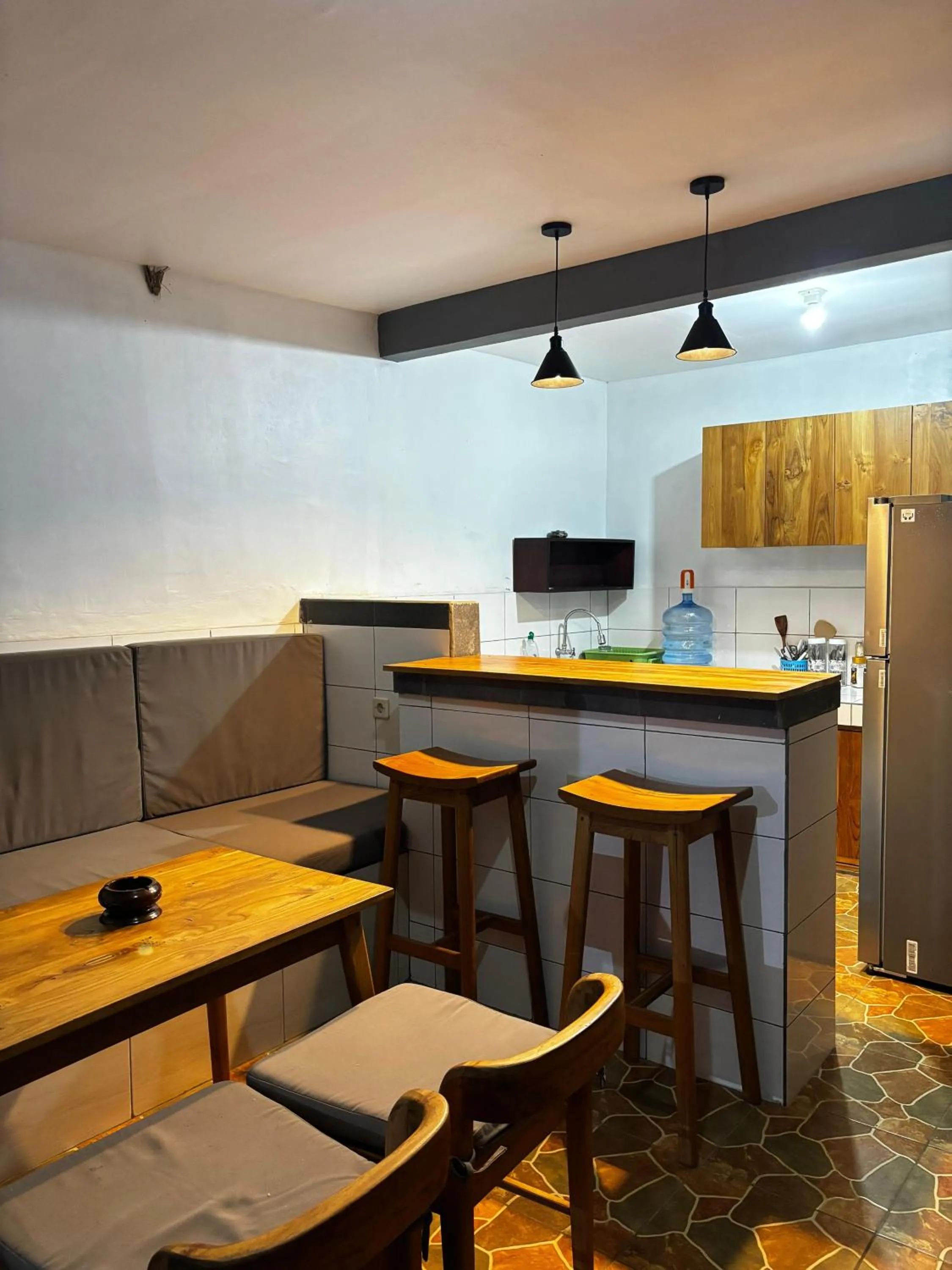 Kitchen or kitchenette in Willy Homestay