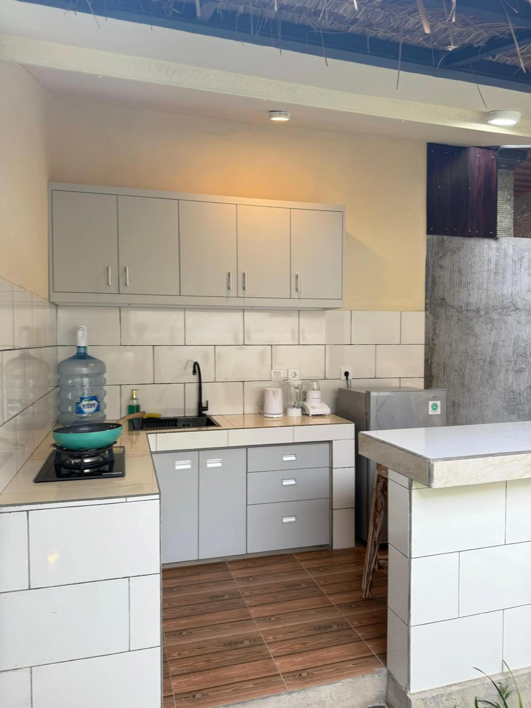 Kitchen or kitchenette in Willy Homestay