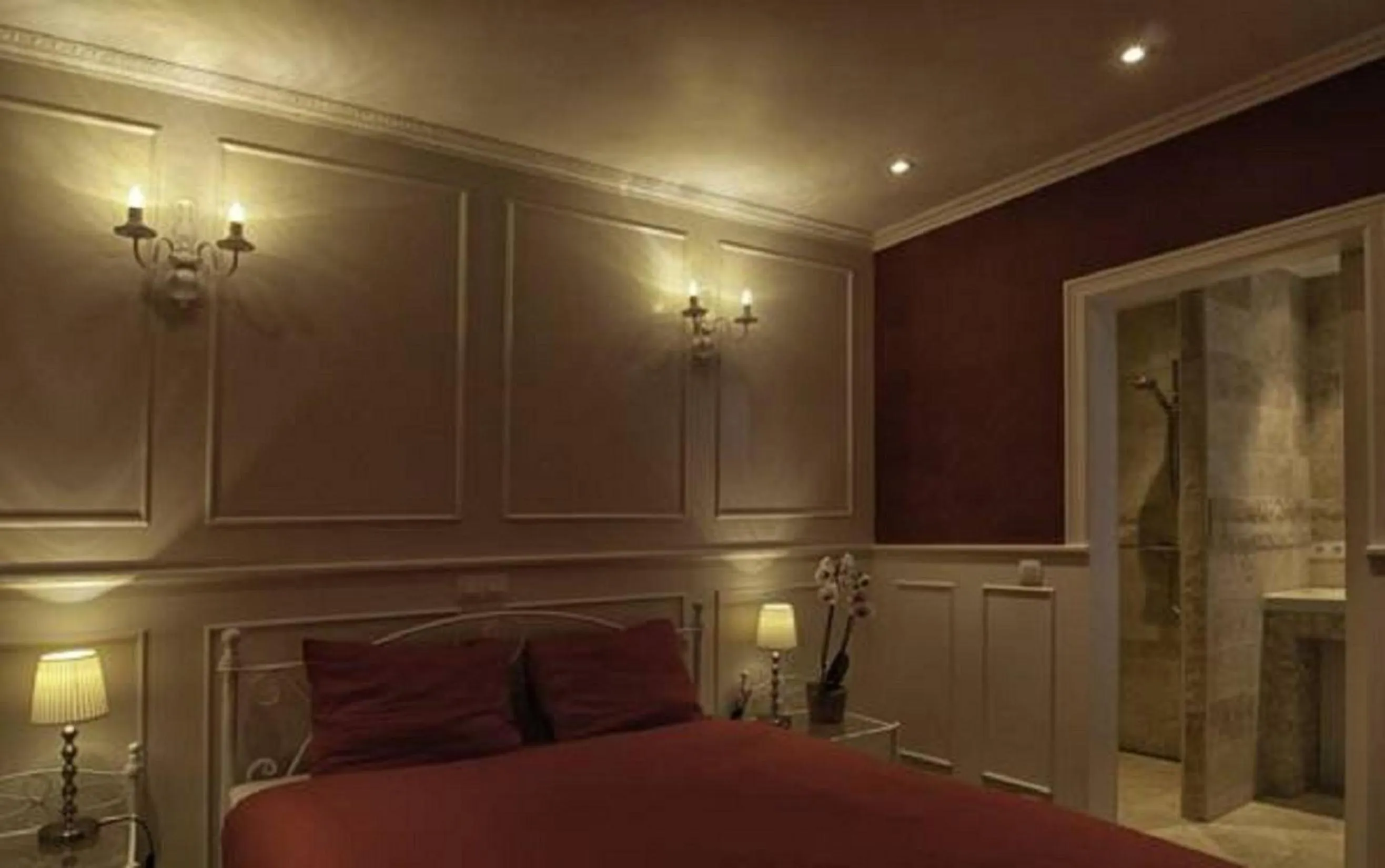 Photo of the whole room, Bed in Hostel Lybeer Private Rooms just for two!