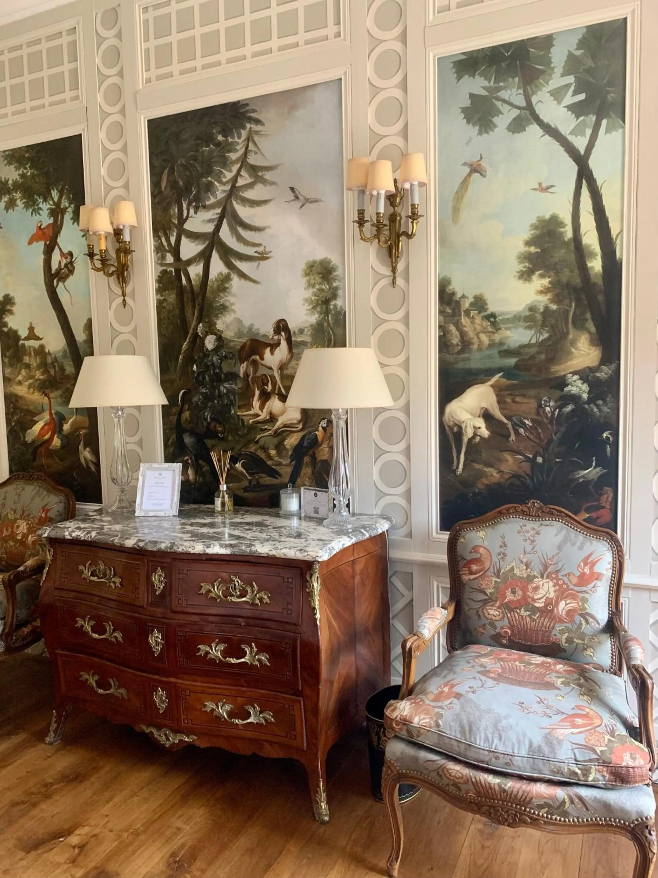 Decorative detail in Hôtel du Domaine de La Groirie - Le Mans