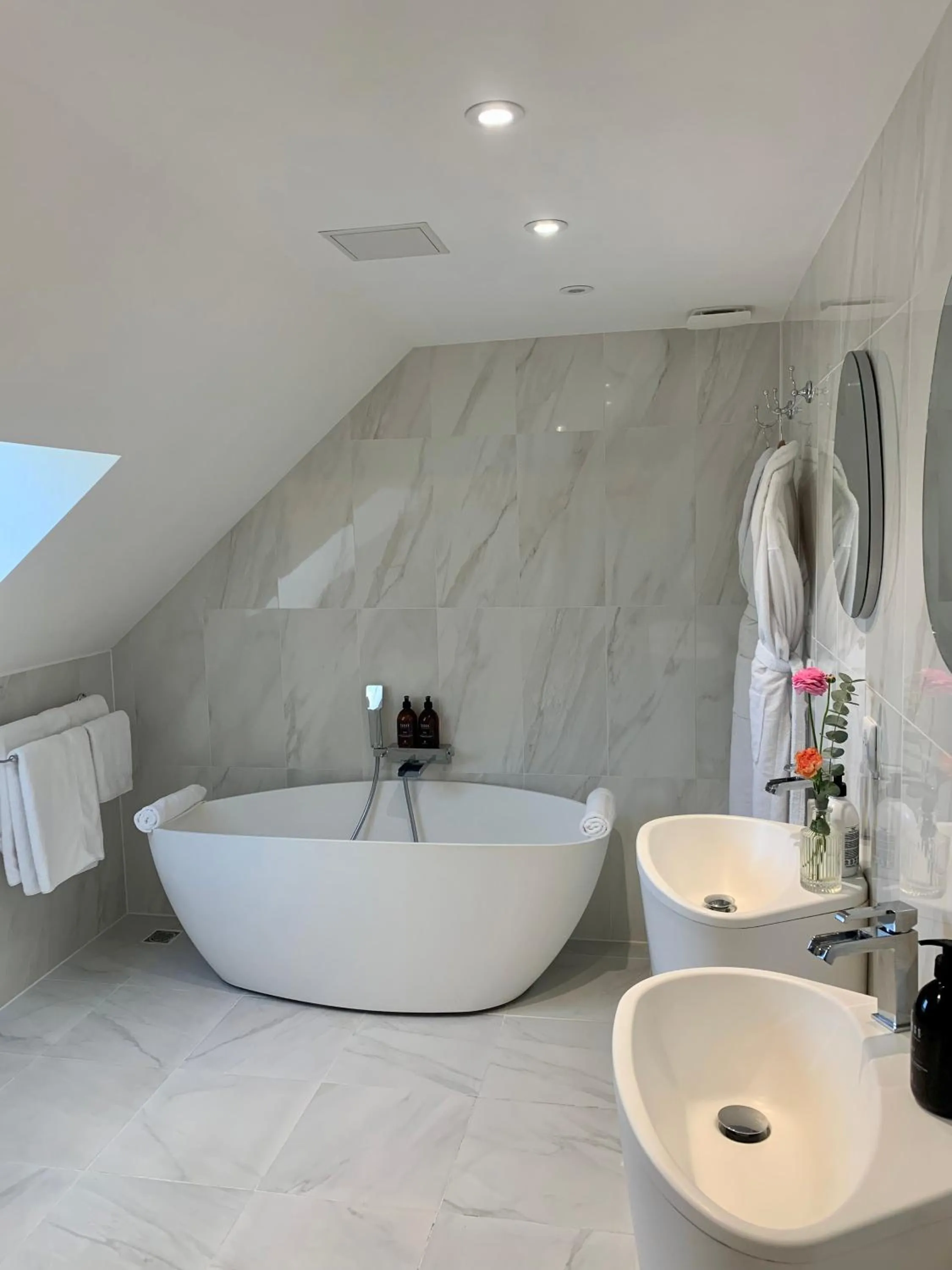 Bathroom in Hôtel du Domaine de La Groirie - Le Mans