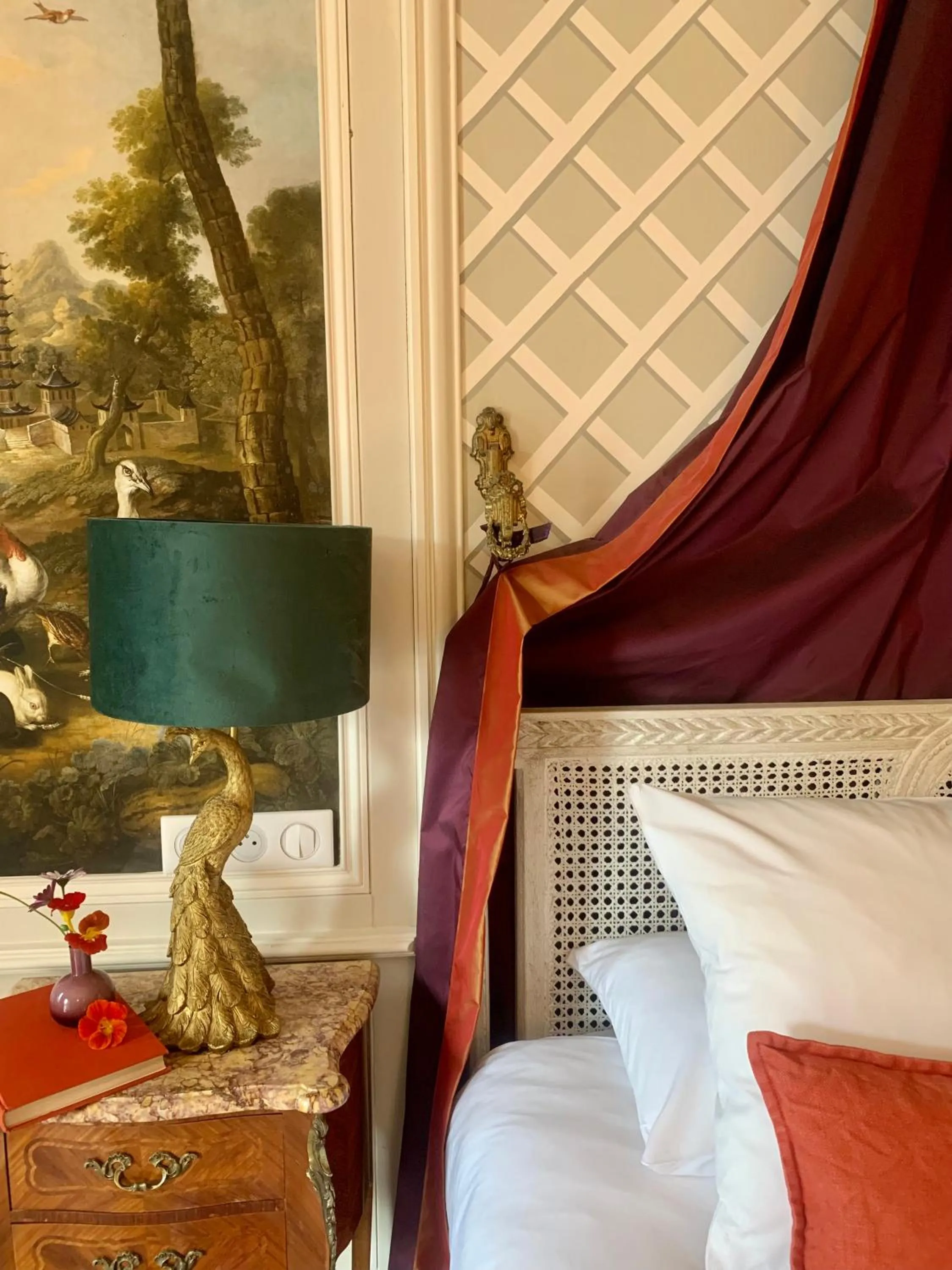Bed in Hôtel du Domaine de La Groirie - Le Mans