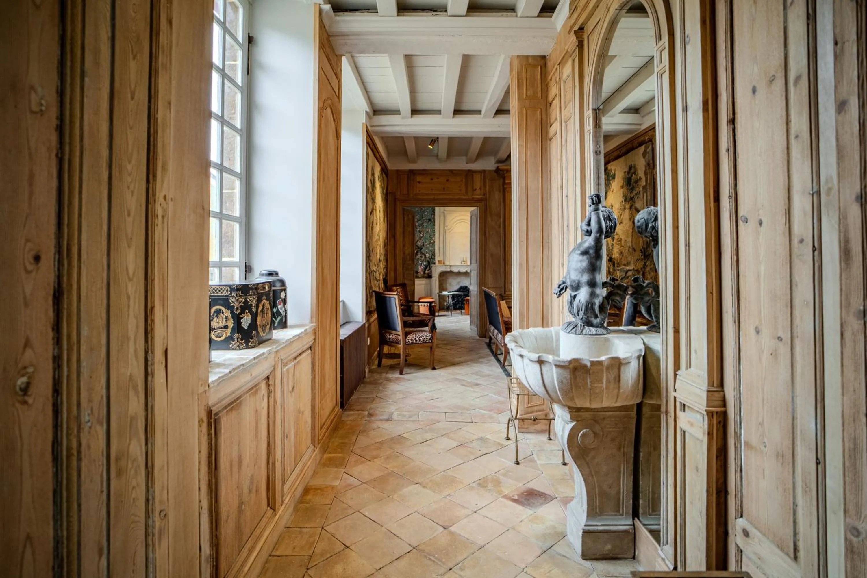 Lounge or bar in Hôtel du Domaine de La Groirie - Le Mans