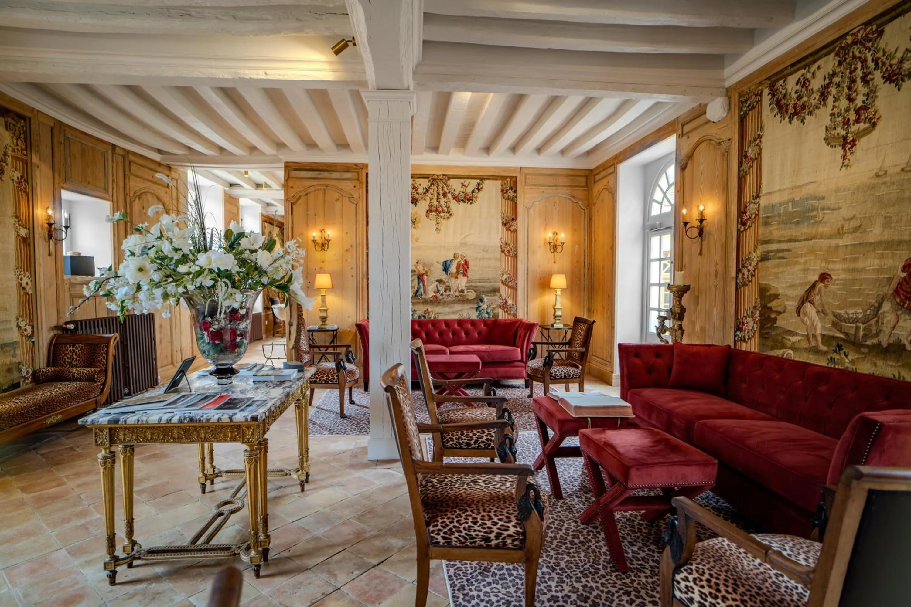 Lounge or bar in Hôtel du Domaine de La Groirie - Le Mans