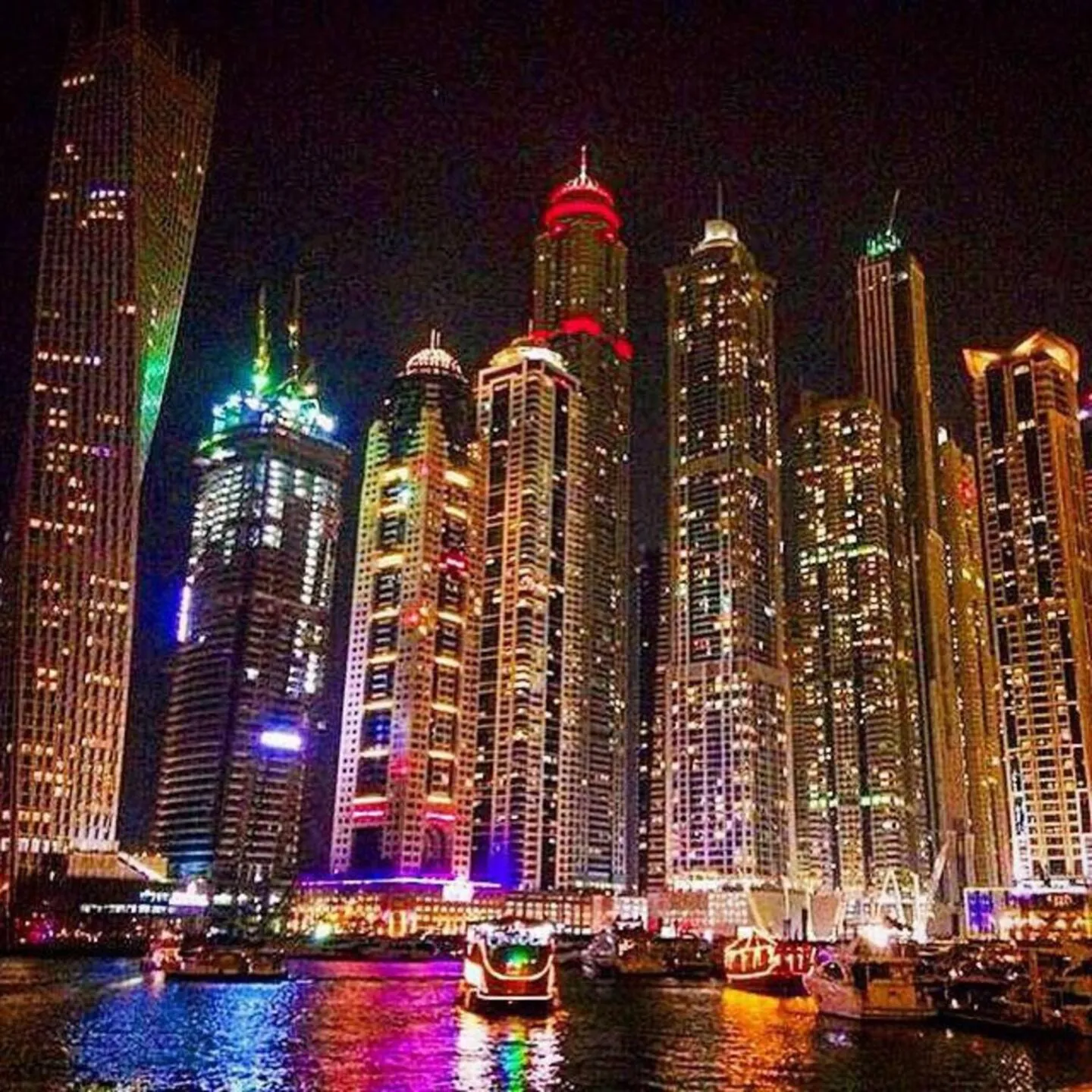 Gorgeous City And Sea Views From A High-rise Suite