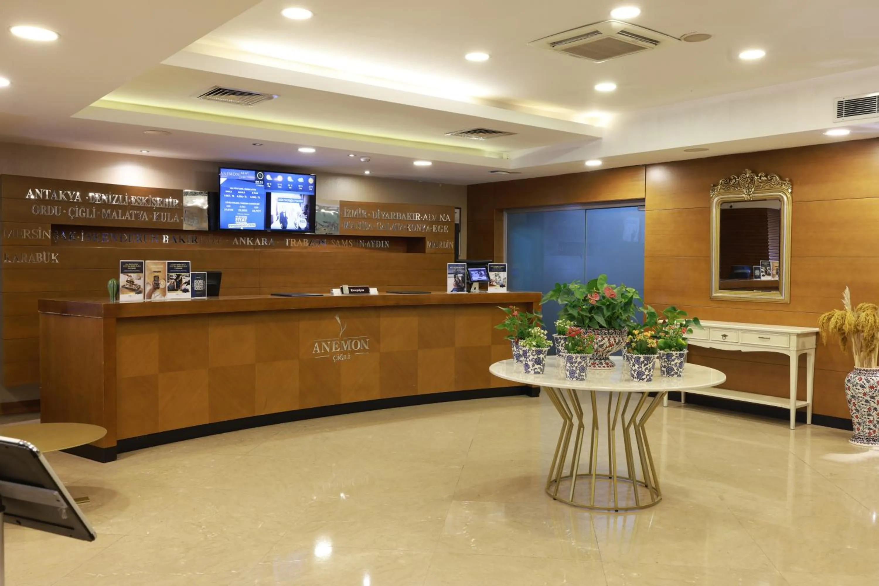 TV and multimedia in Anemon Kent Çiğli Otel