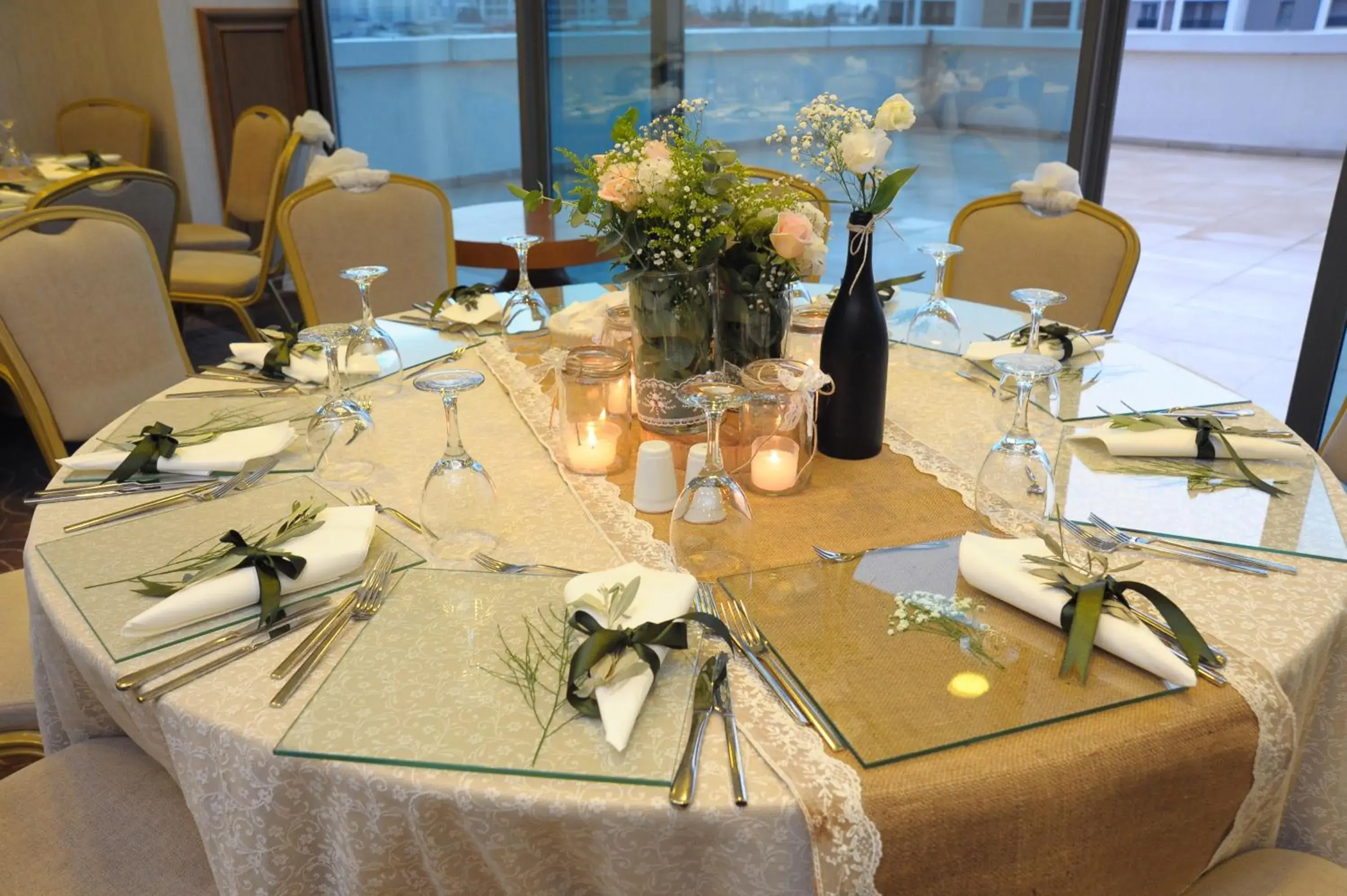 Restaurant/places to eat in Anemon Kent Çiğli Otel Restaurant/places to eat in Anemon Kent Çiğli Otel