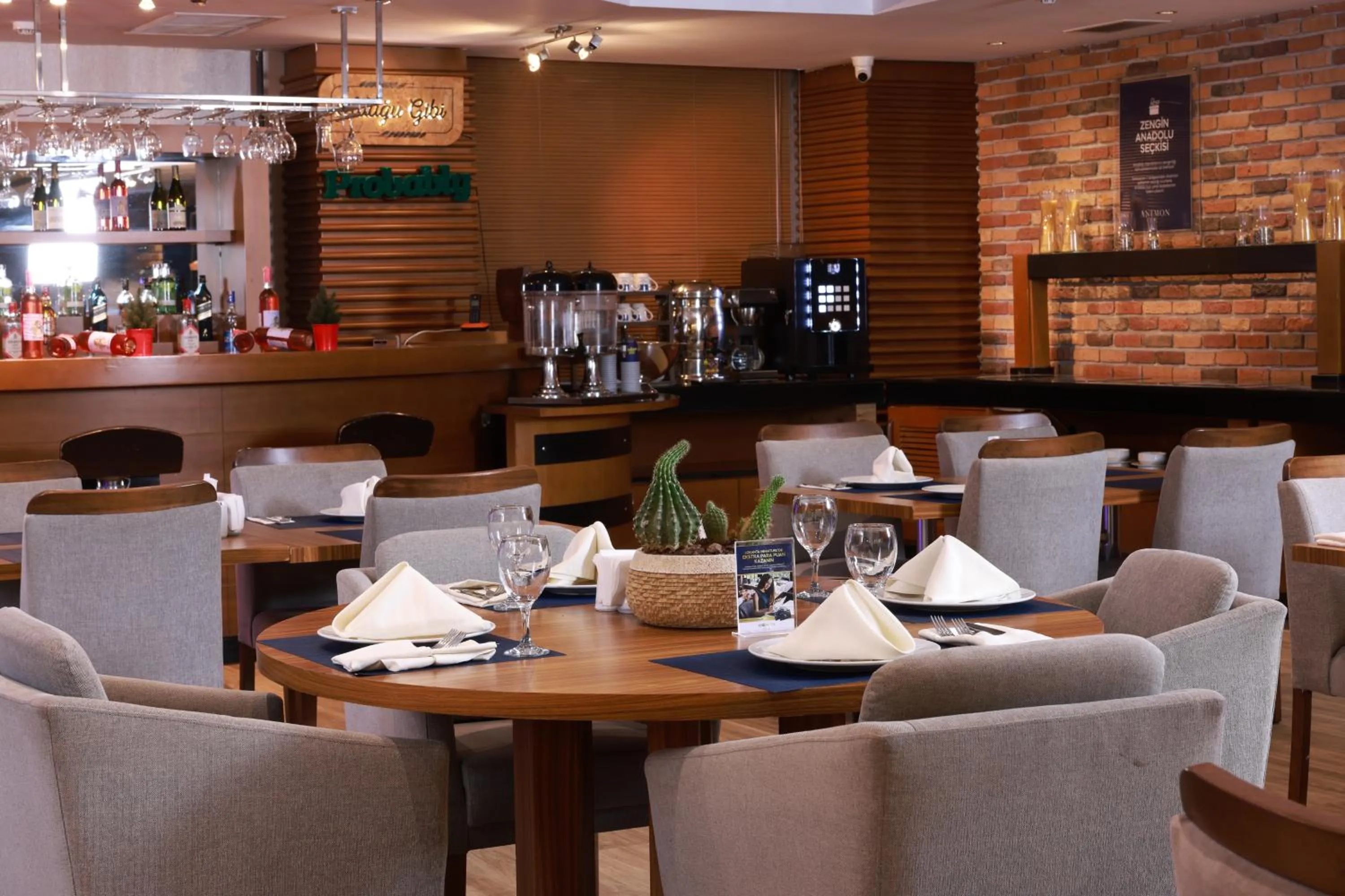 Restaurant/places to eat in Anemon Kent Çiğli Otel