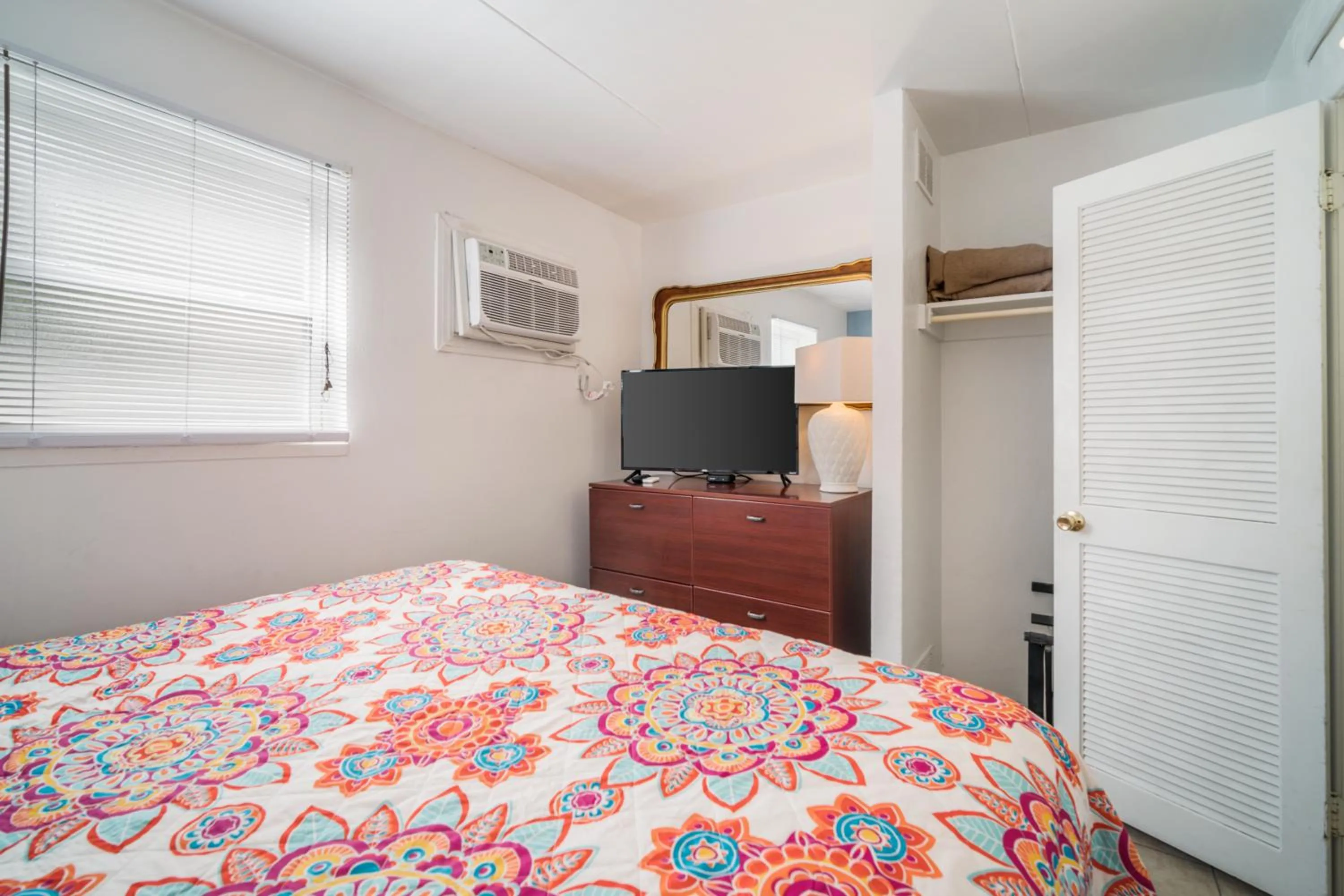 Bedroom, Bed in Sahara Motel
