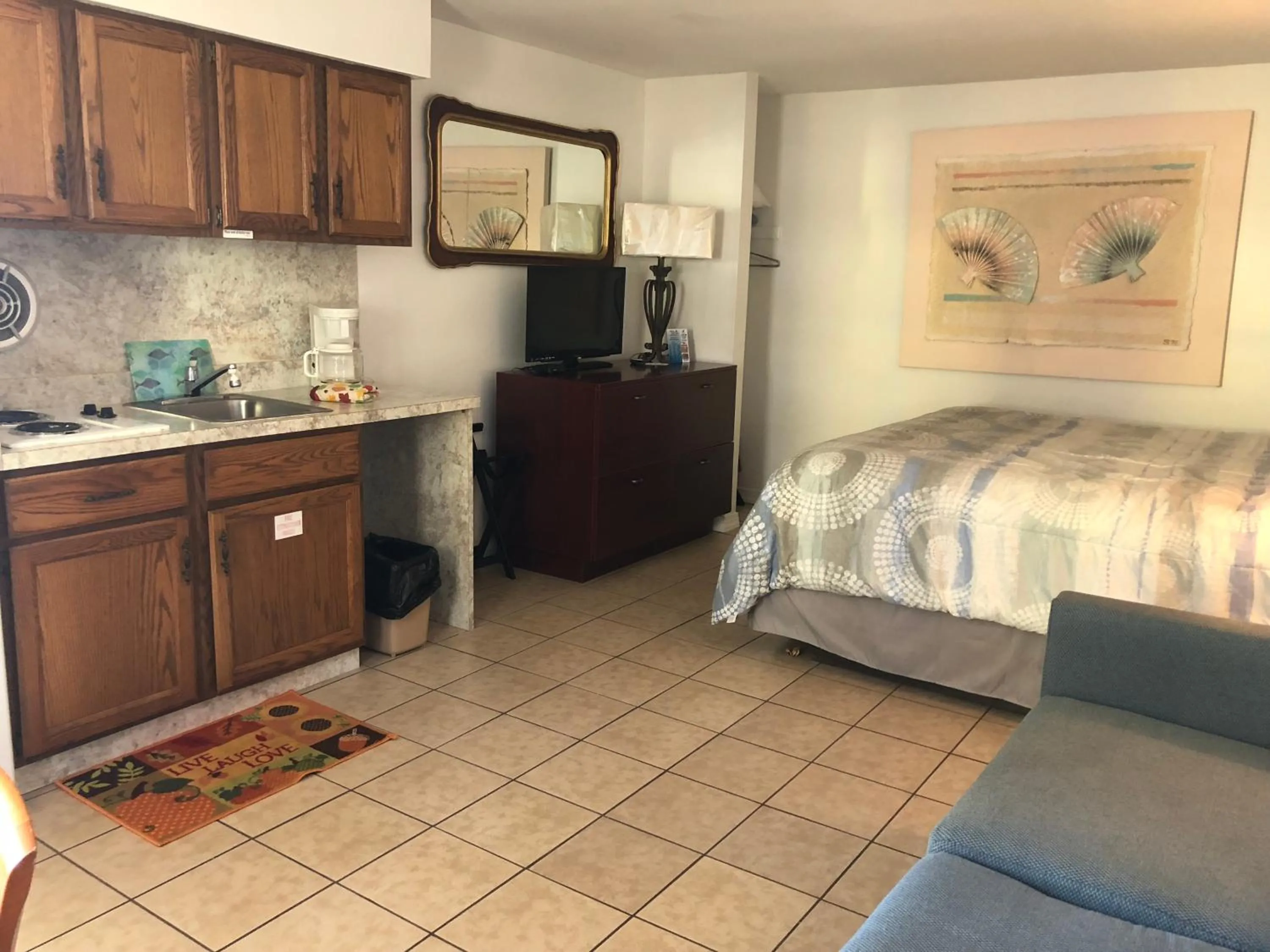 Bed in Sahara Motel