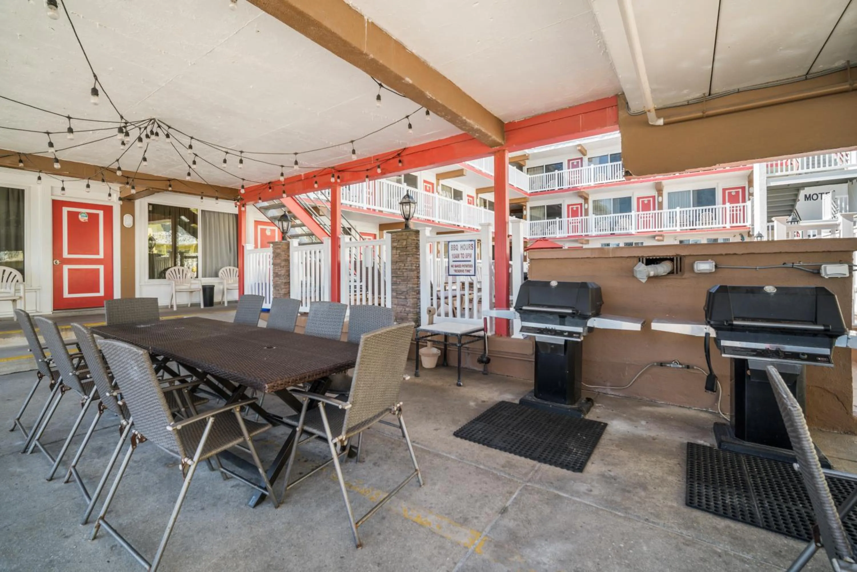 Property building in Sahara Motel