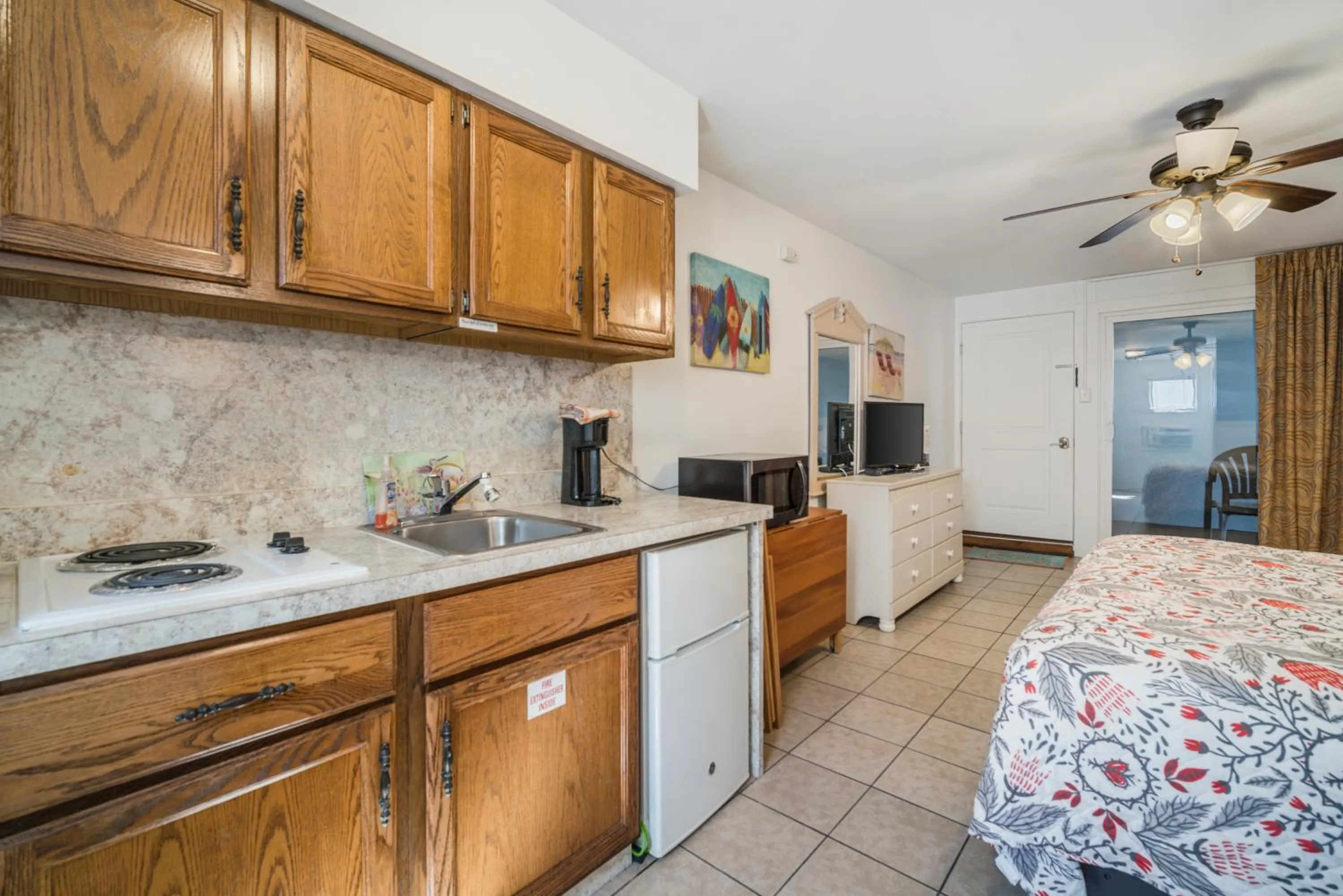 Kitchen or kitchenette in Sahara Motel