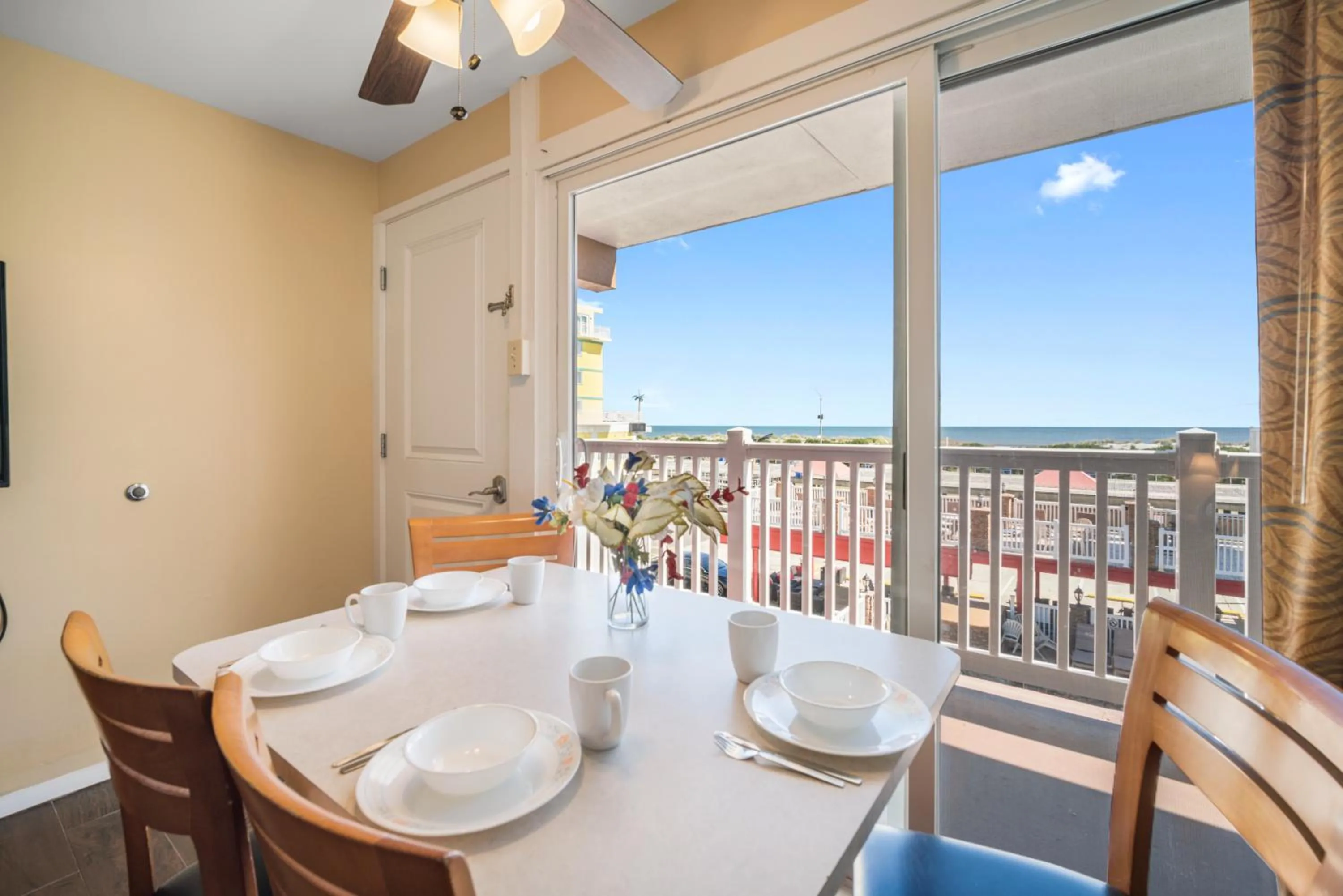 Dining area in Sahara Motel