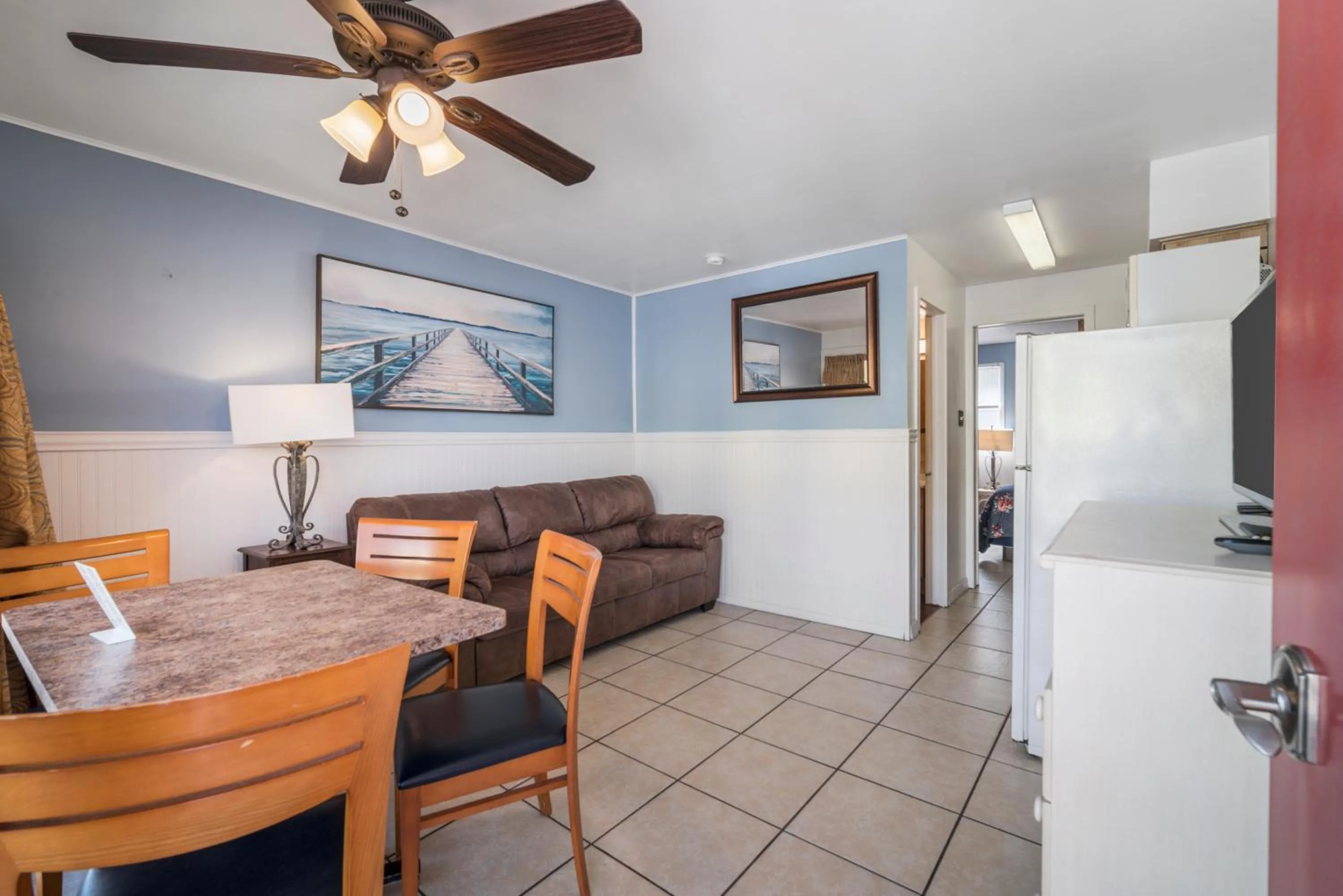 Living room in Sahara Motel