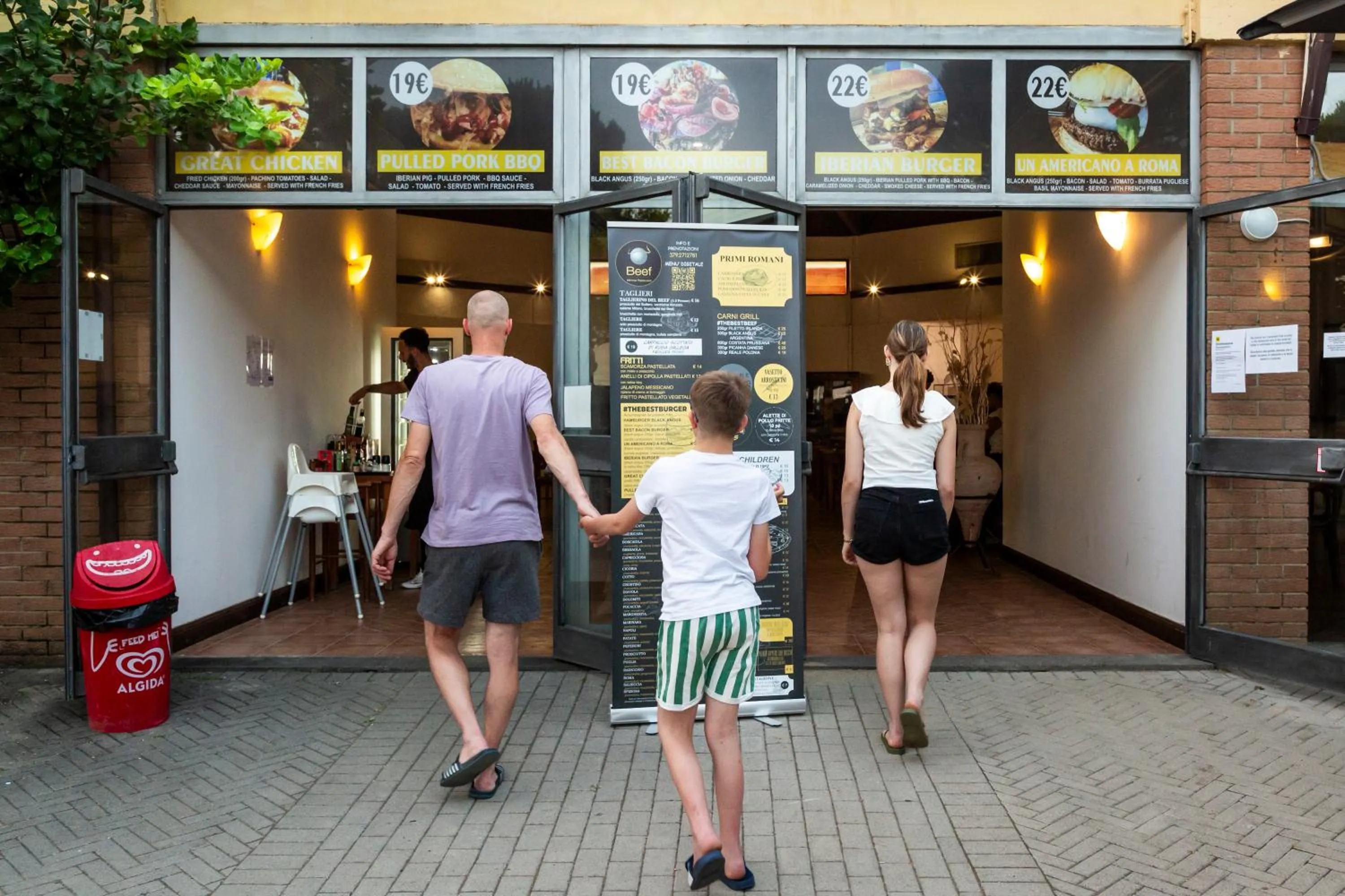 Restaurant/places to eat in hu I Pini village