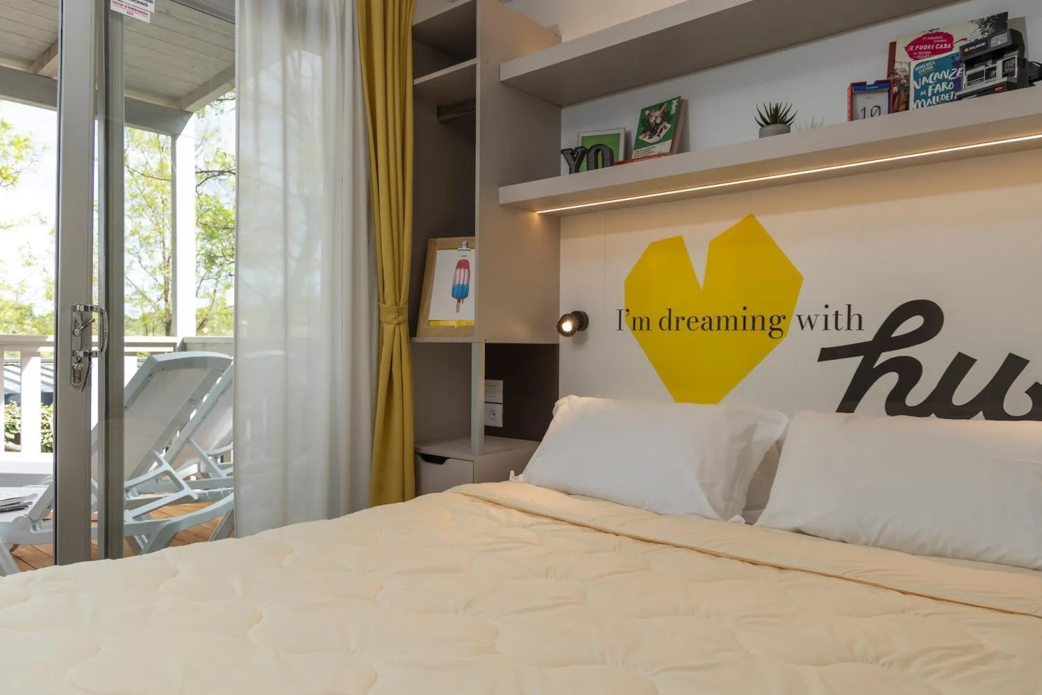 Photo of the whole room, Bed in hu I Pini village