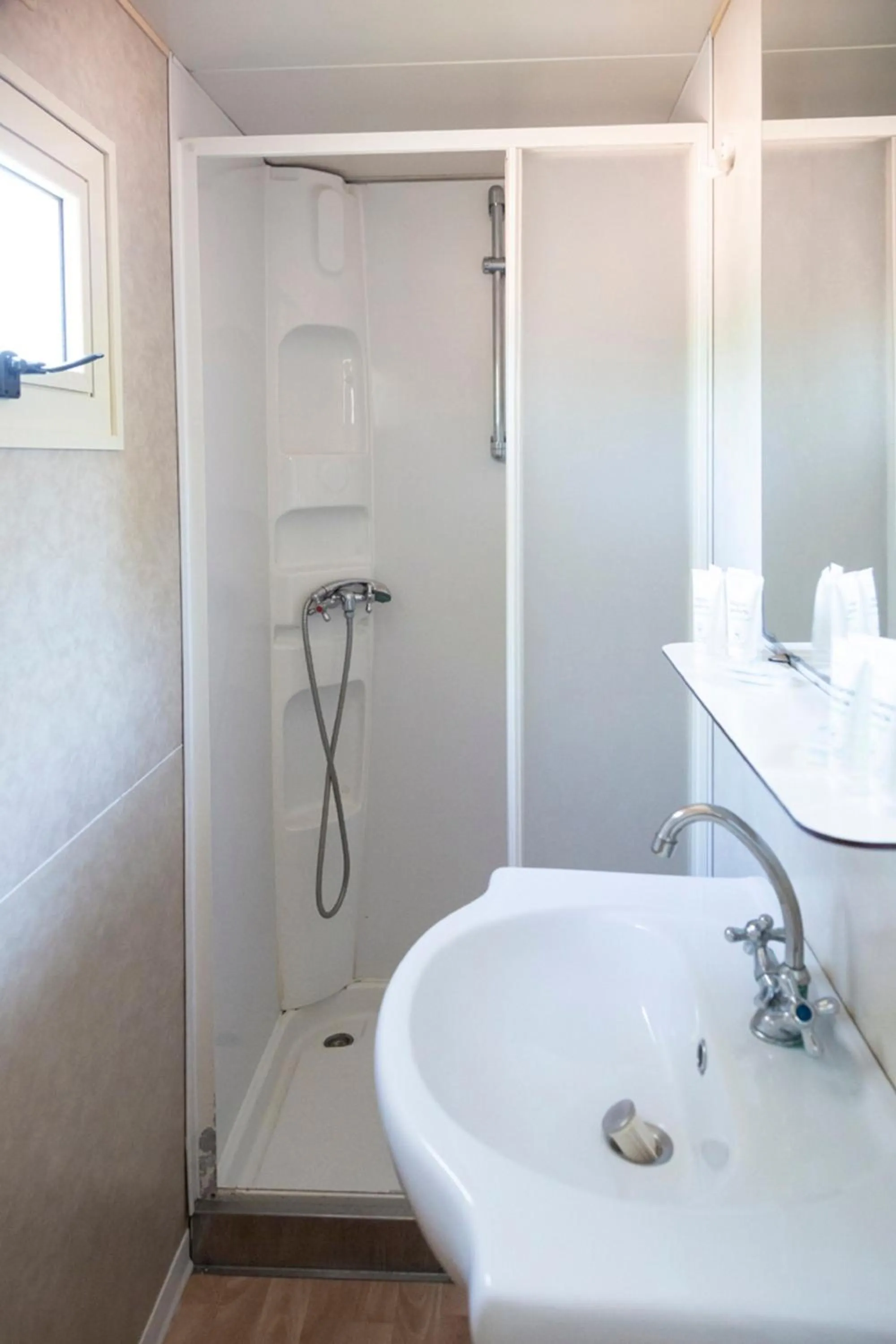 Bathroom in hu I Pini village