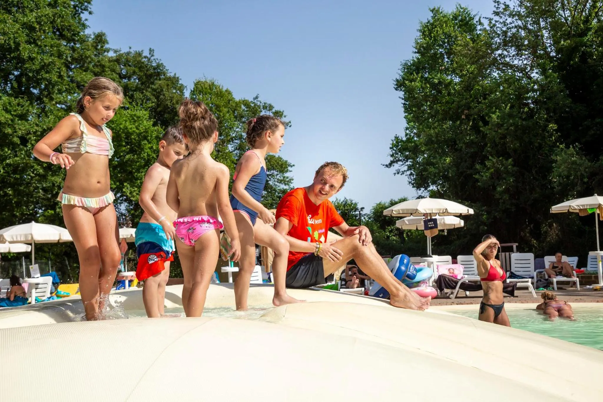 Entertainment in hu I Pini village