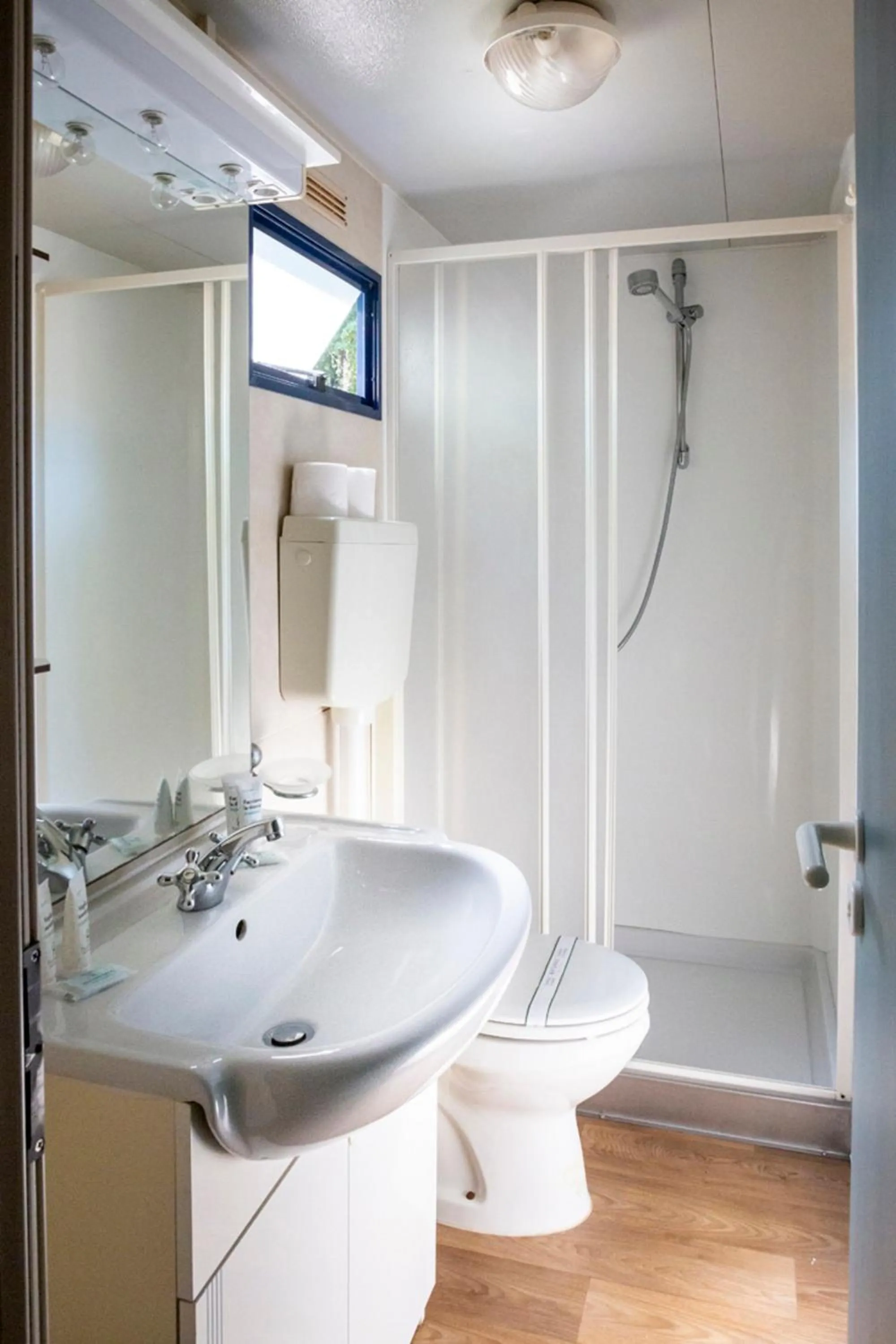 Bathroom in hu I Pini village