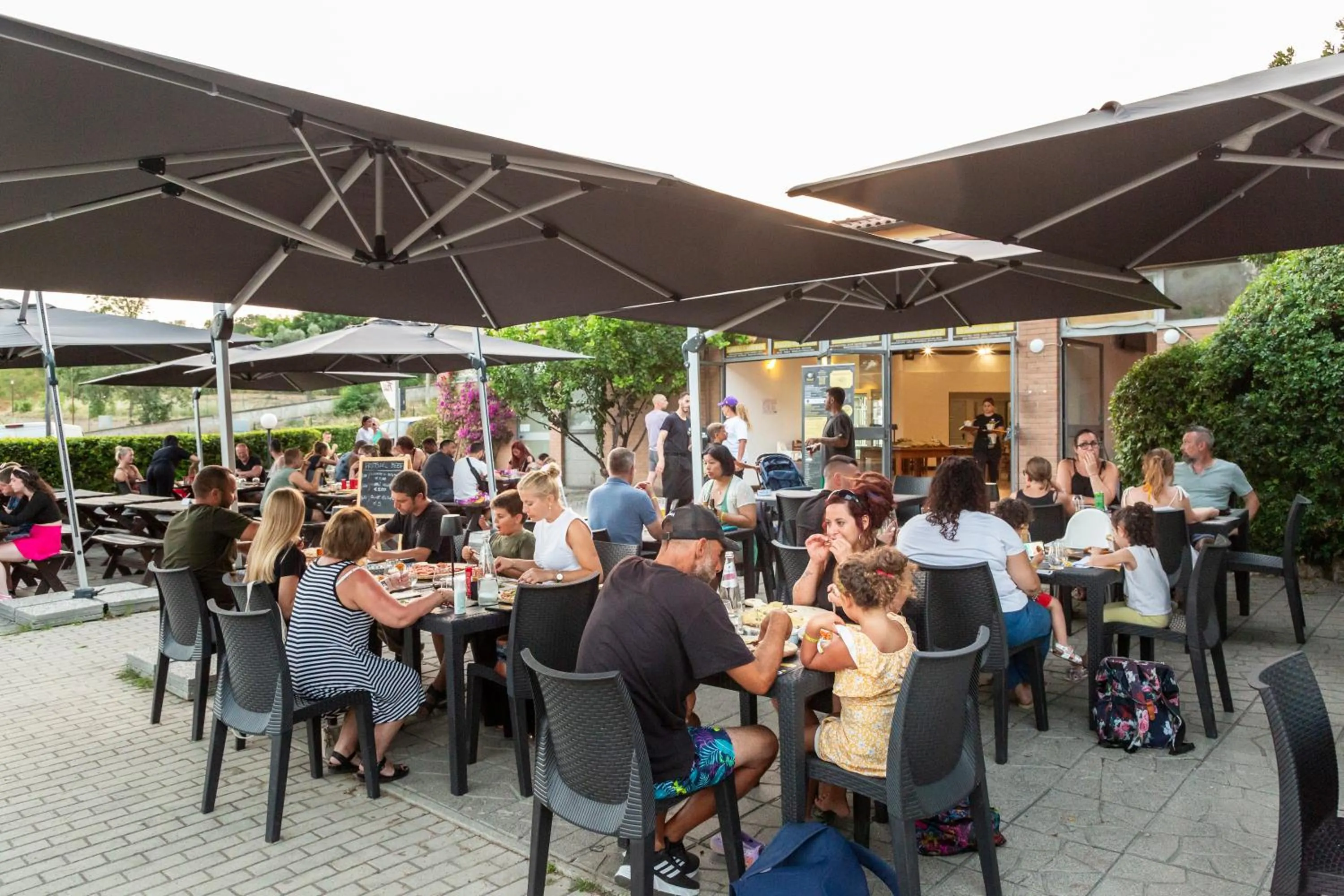 Restaurant/places to eat in hu I Pini village