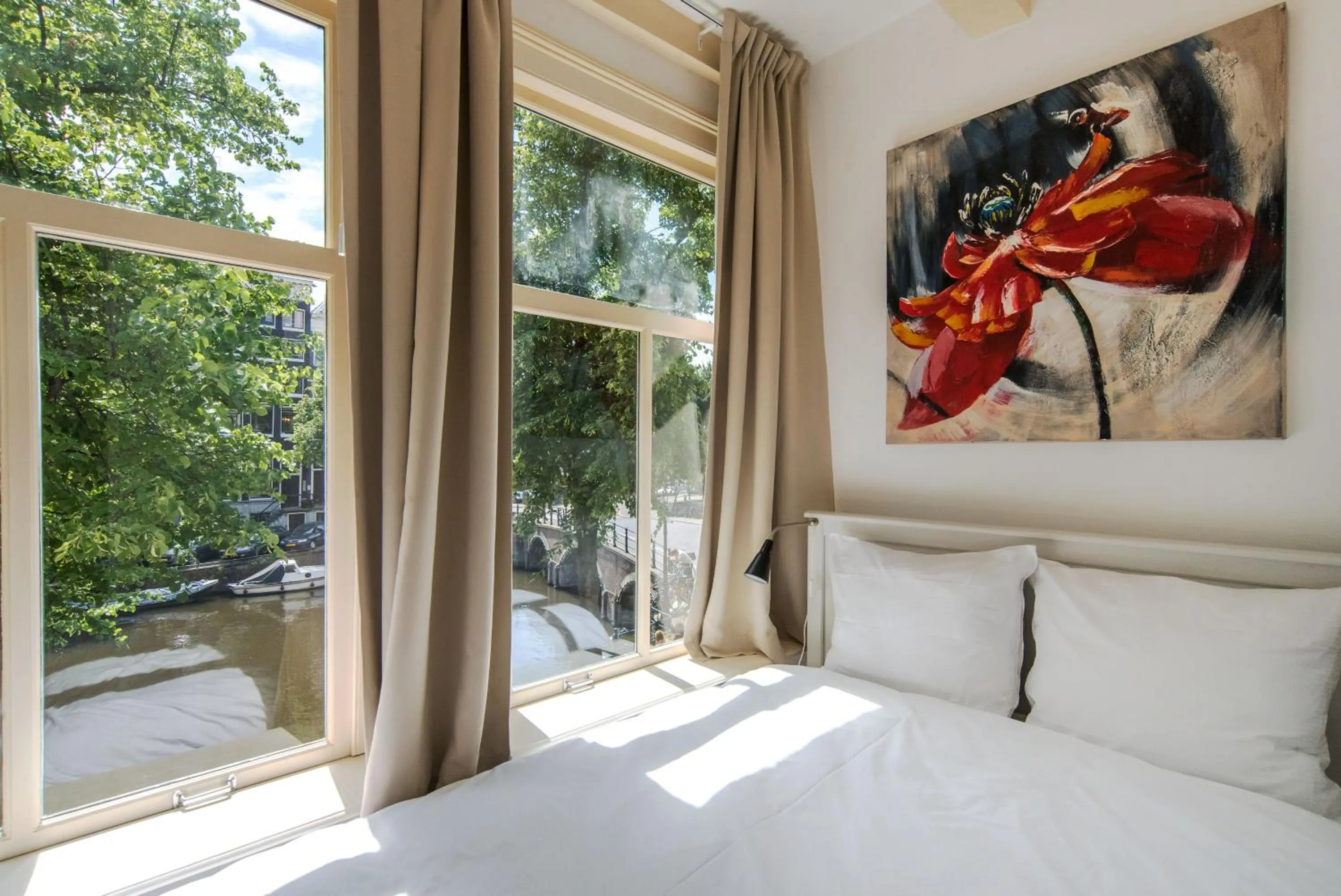 Bed in The Blue Stairs