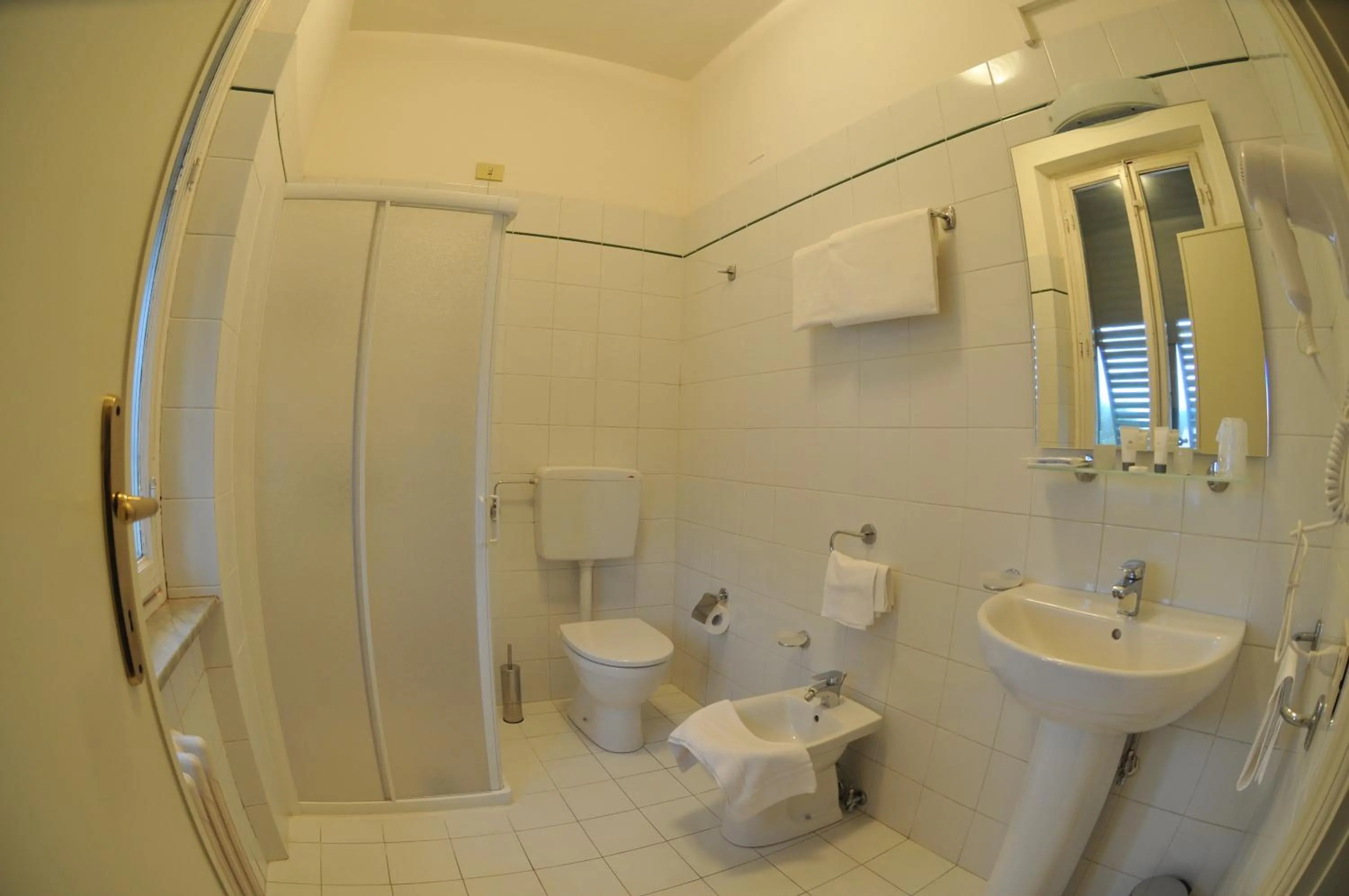 Shower in Hotel Stipino