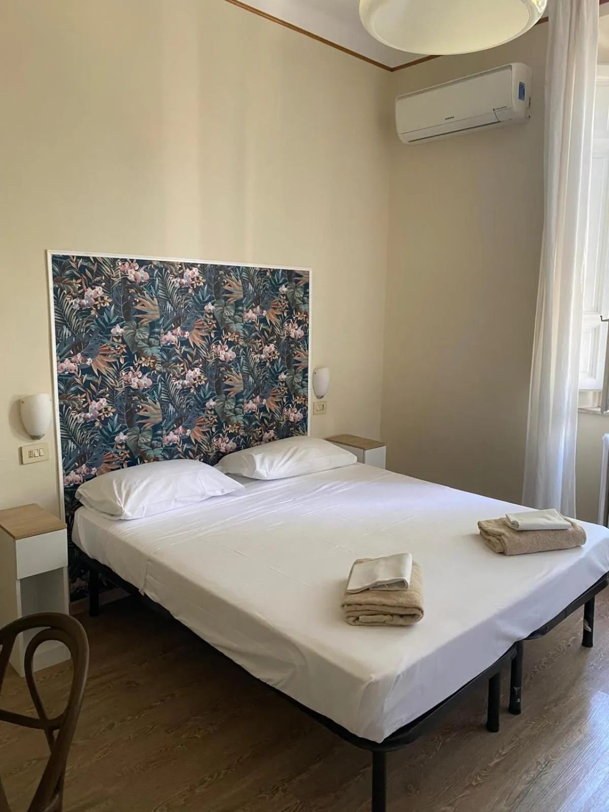 Bedroom, Bed in Hotel Stipino