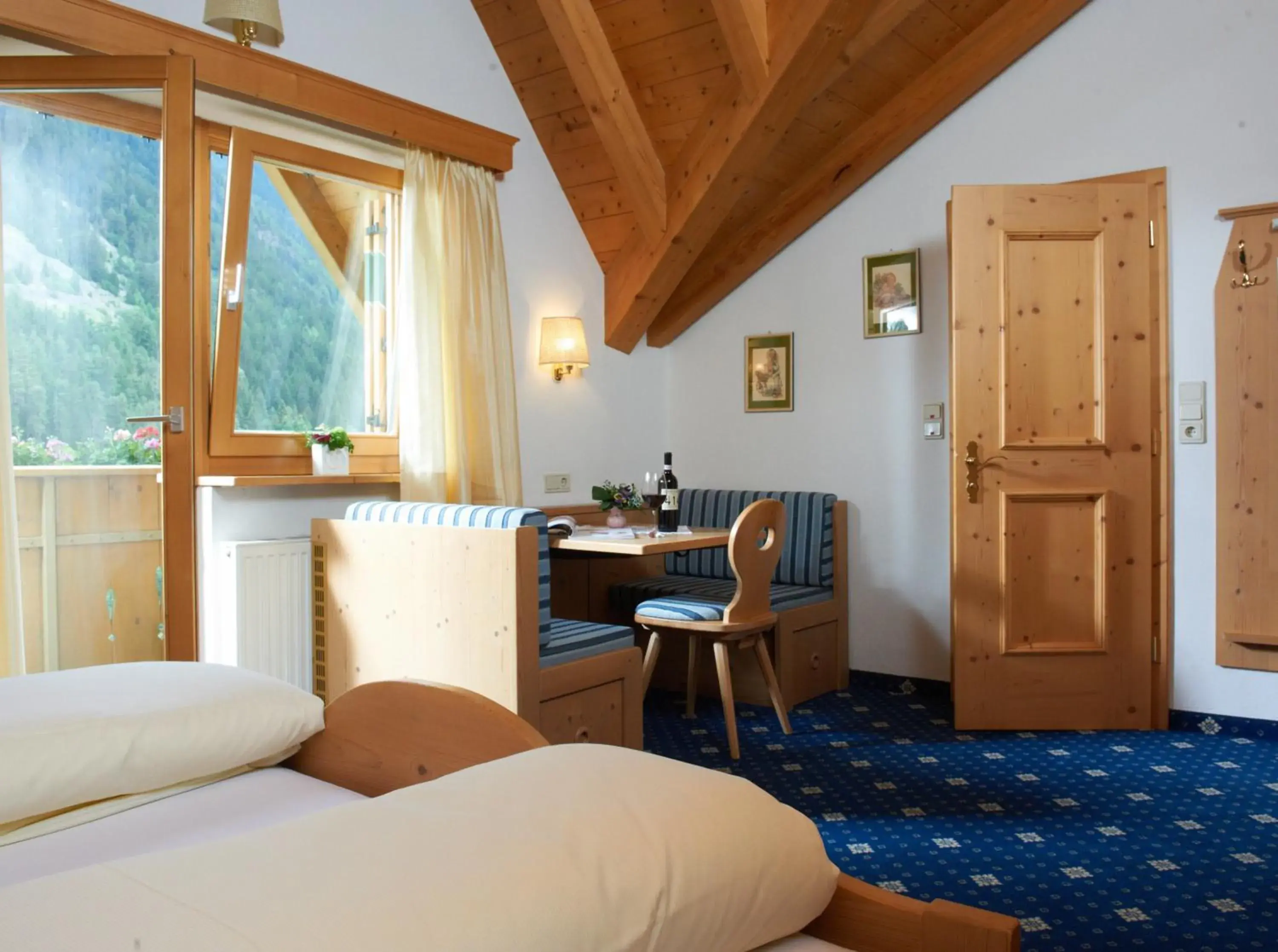 Triple Room in Hotel Gallia Triple Room in Hotel Gallia